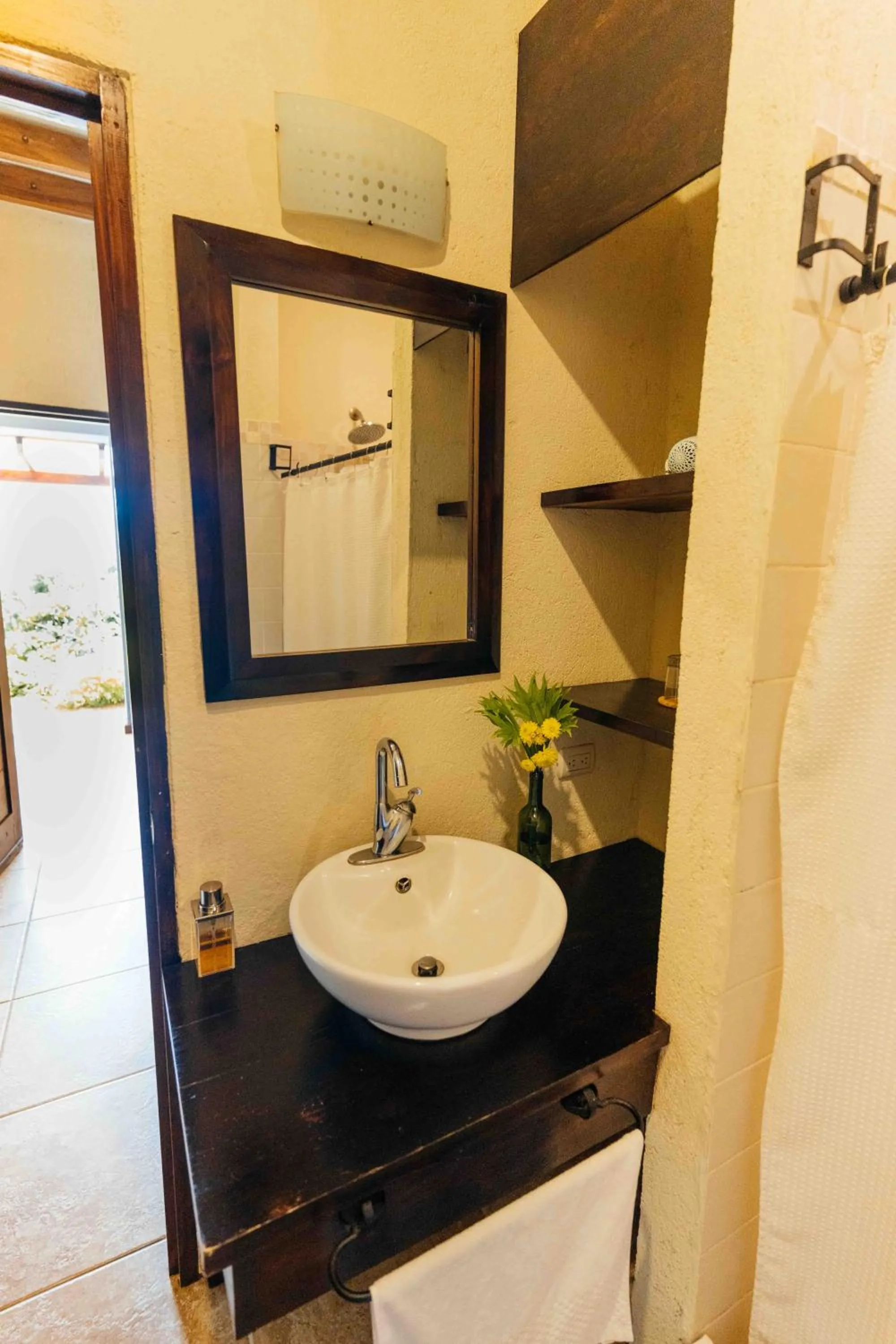 Bathroom in Casa 1800 Ataco Hotel Boutique