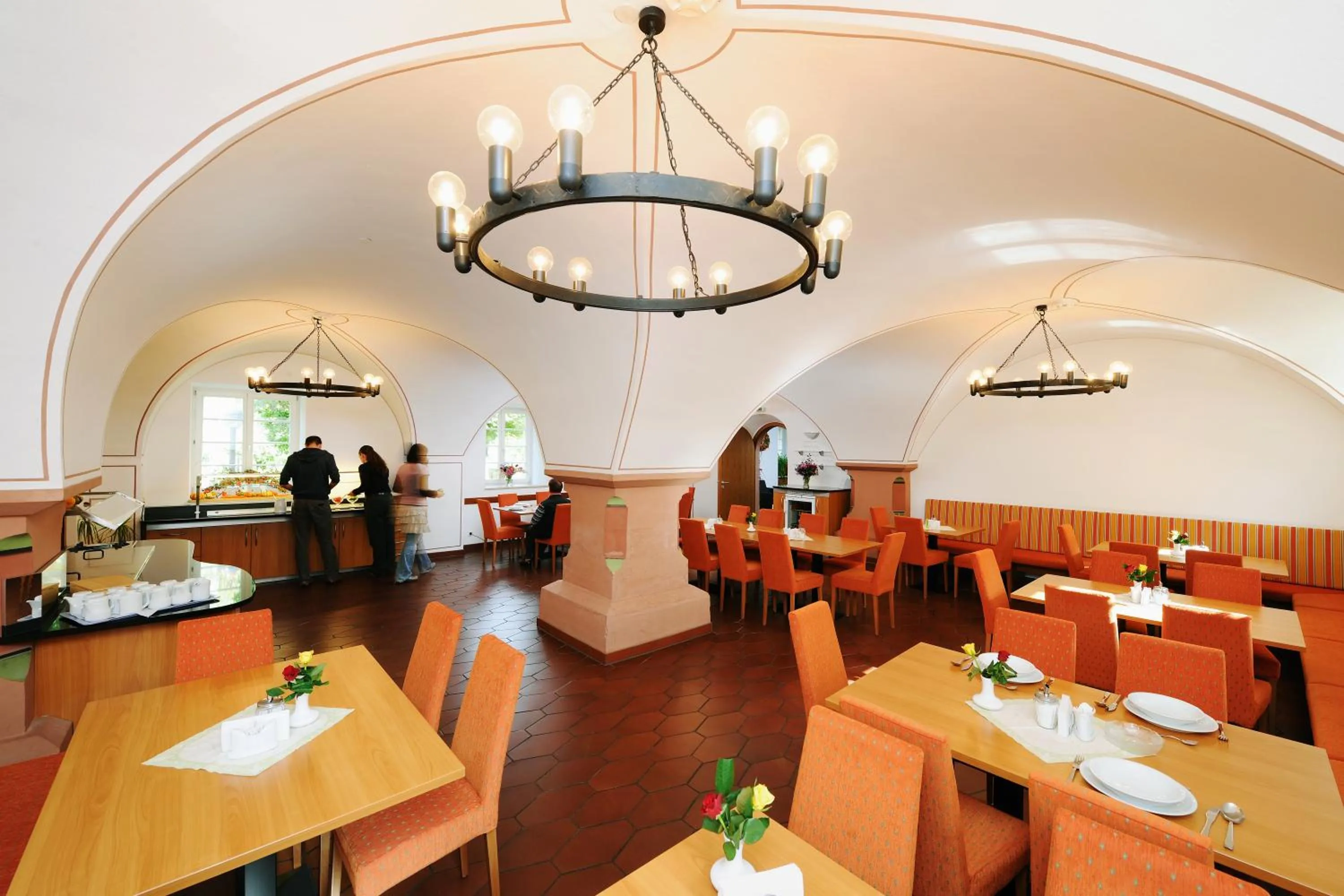Restaurant/places to eat in Bildungshaus Neckarelz