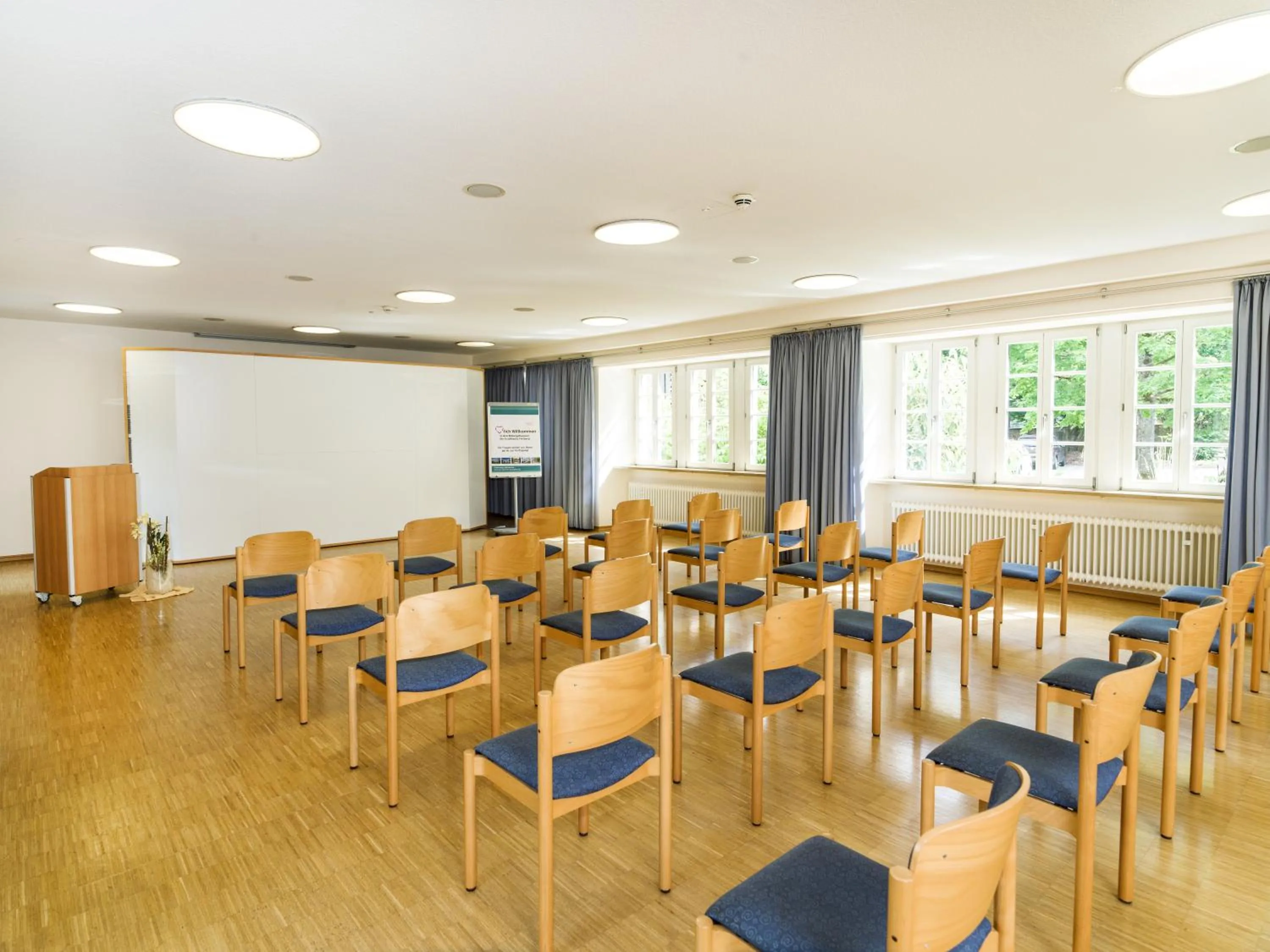 Business facilities in Bildungshaus Neckarelz