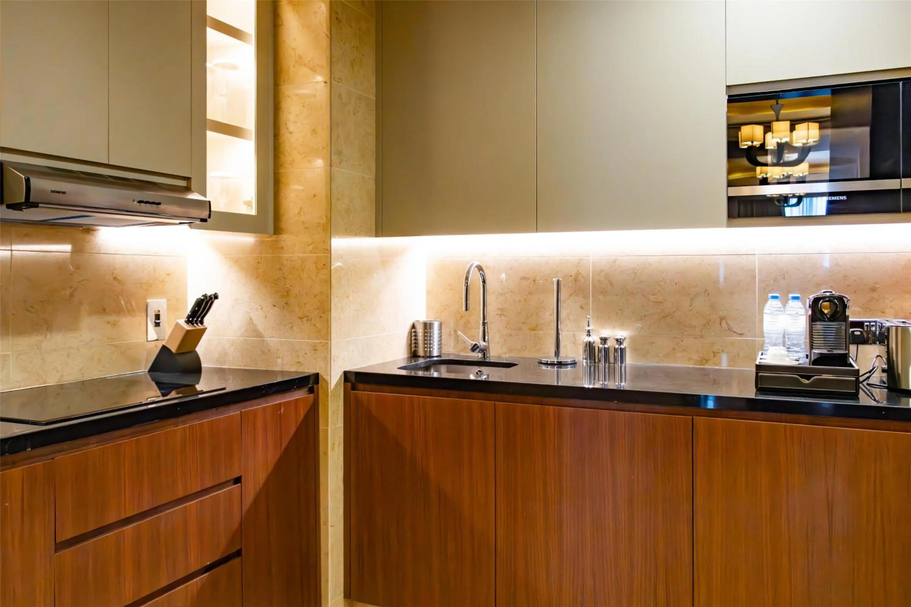 Kitchen or kitchenette in Conrad Dubai
