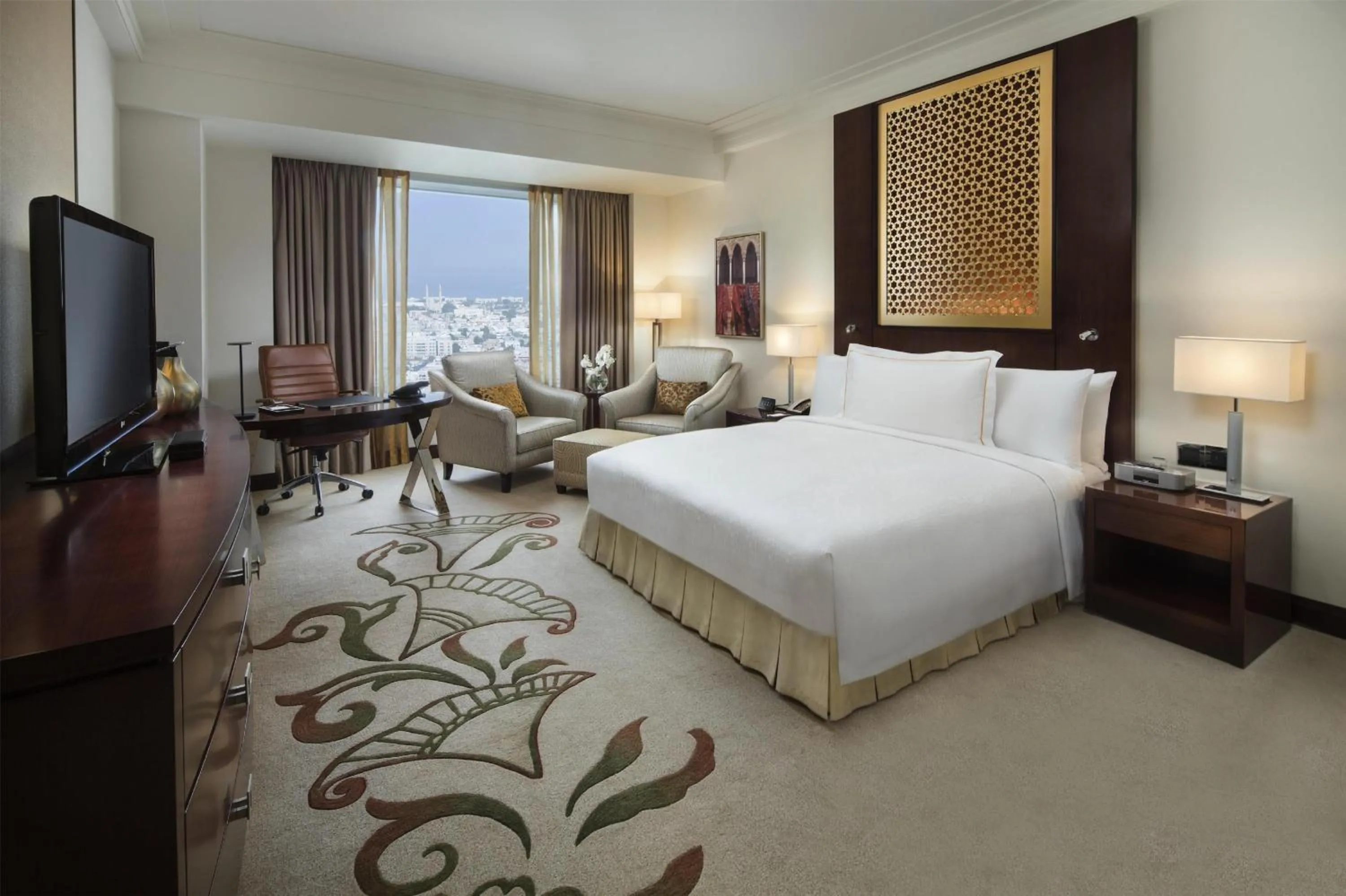 Bedroom, Bed in Conrad Dubai