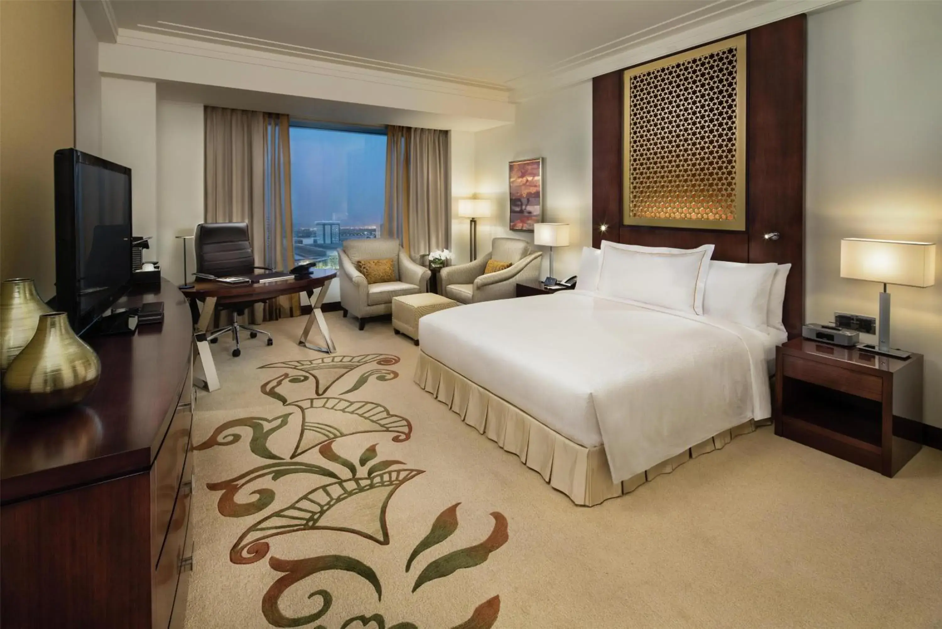 Deluxe King Room with Skyline View in Conrad Dubai Deluxe King Room with Skyline View in Conrad Dubai
