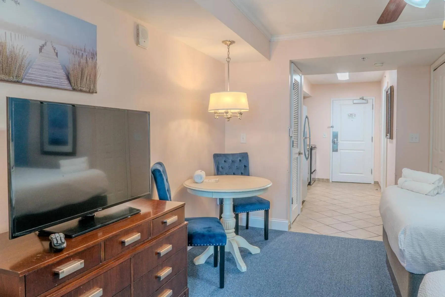 Bed in Towers On The Grove 724 Direct Oceanfront Suite Sleeps 6 guests