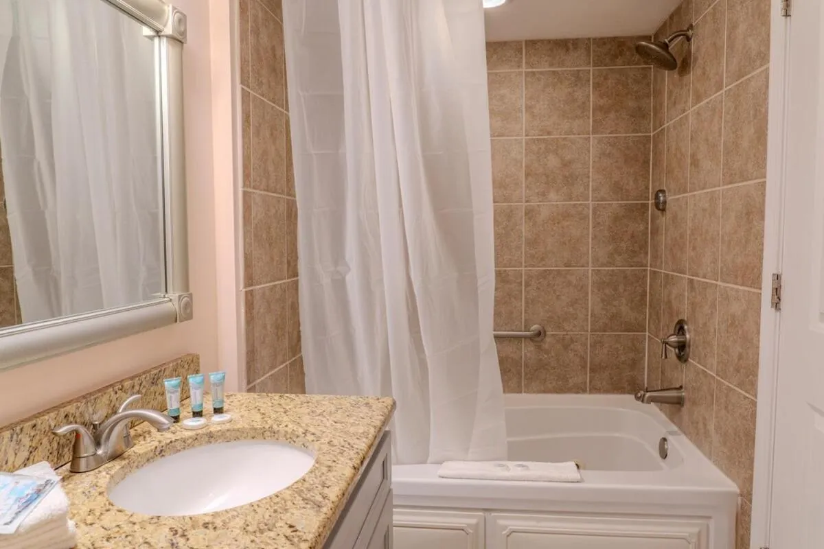 Towers On The Grove 724 Direct Oceanfront Suite Sleeps 6 guests