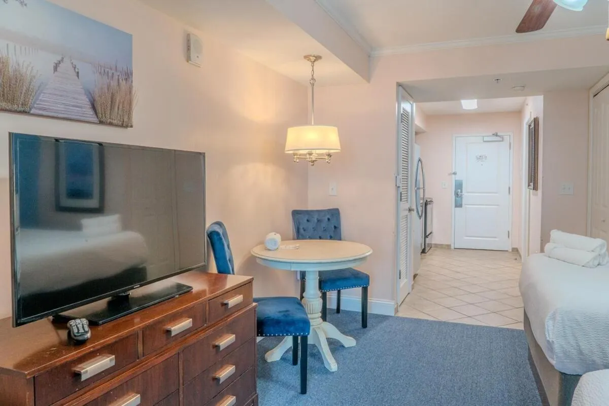 Bed in Towers On The Grove 724 Direct Oceanfront Suite Sleeps 6 guests