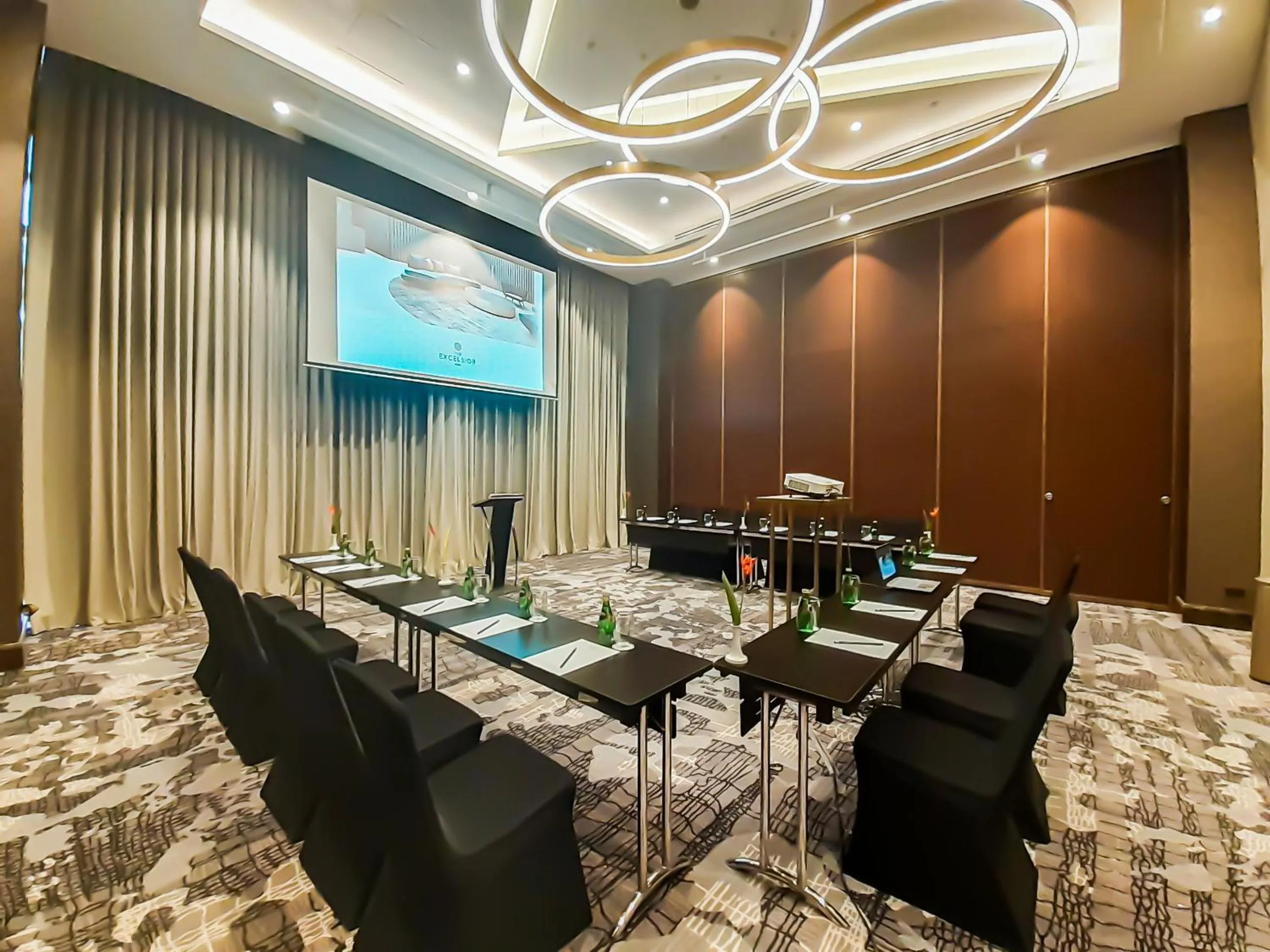 Meeting/conference room in The Excelsior Hotel Las Piñas