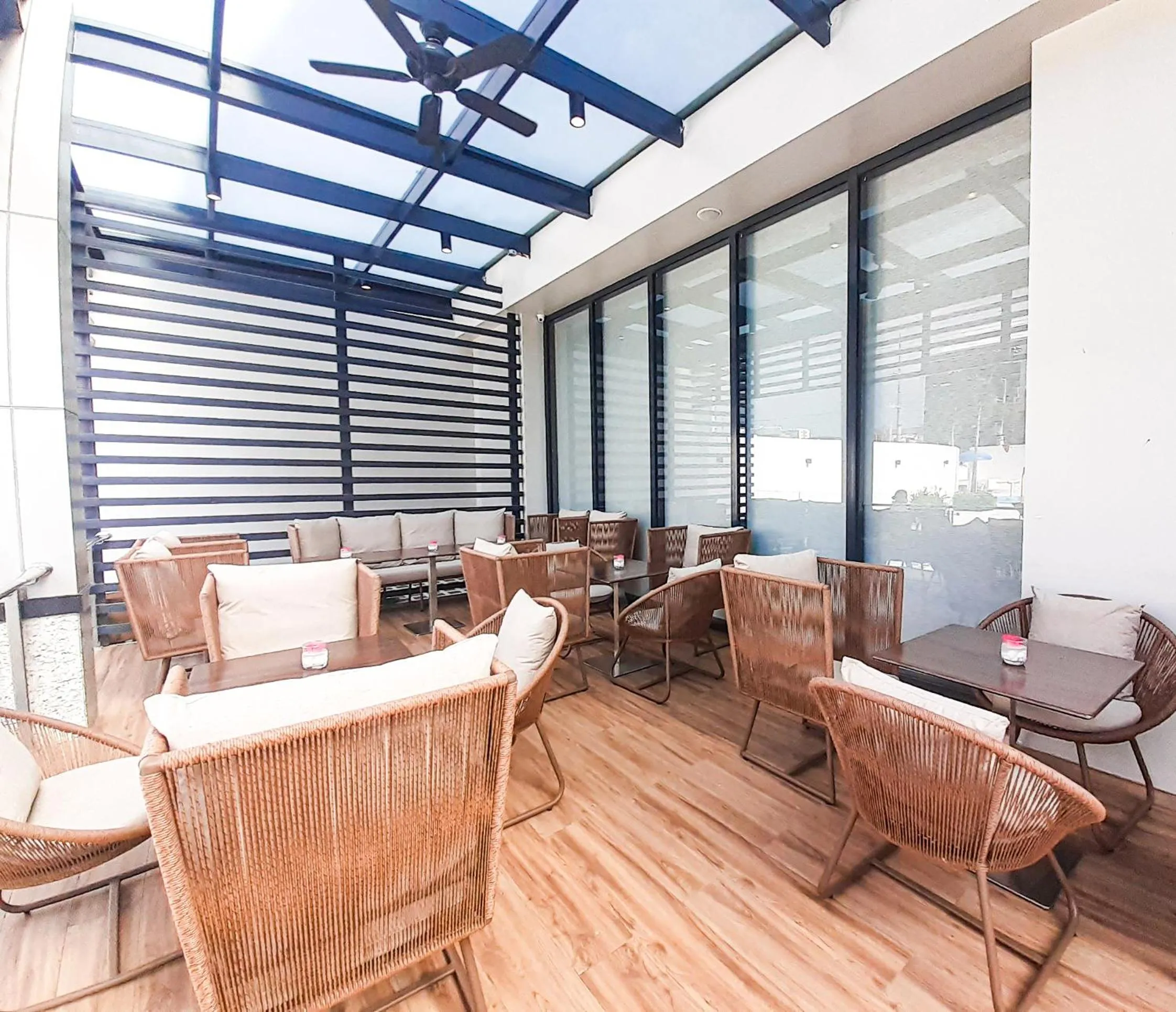 Restaurant/places to eat in The Excelsior Hotel Las Piñas