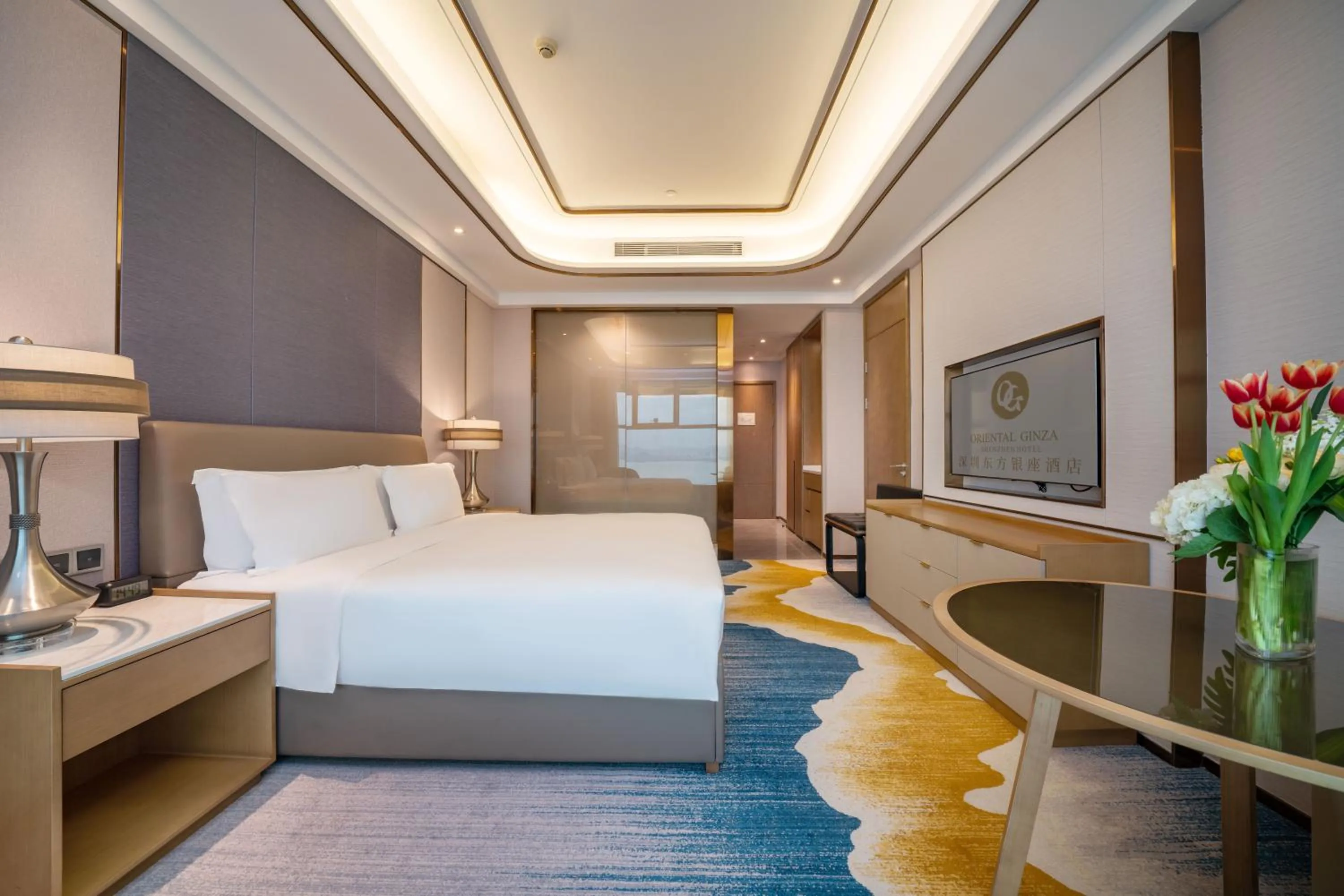 Bed in Oriental Ginza Hotel Shenzhen