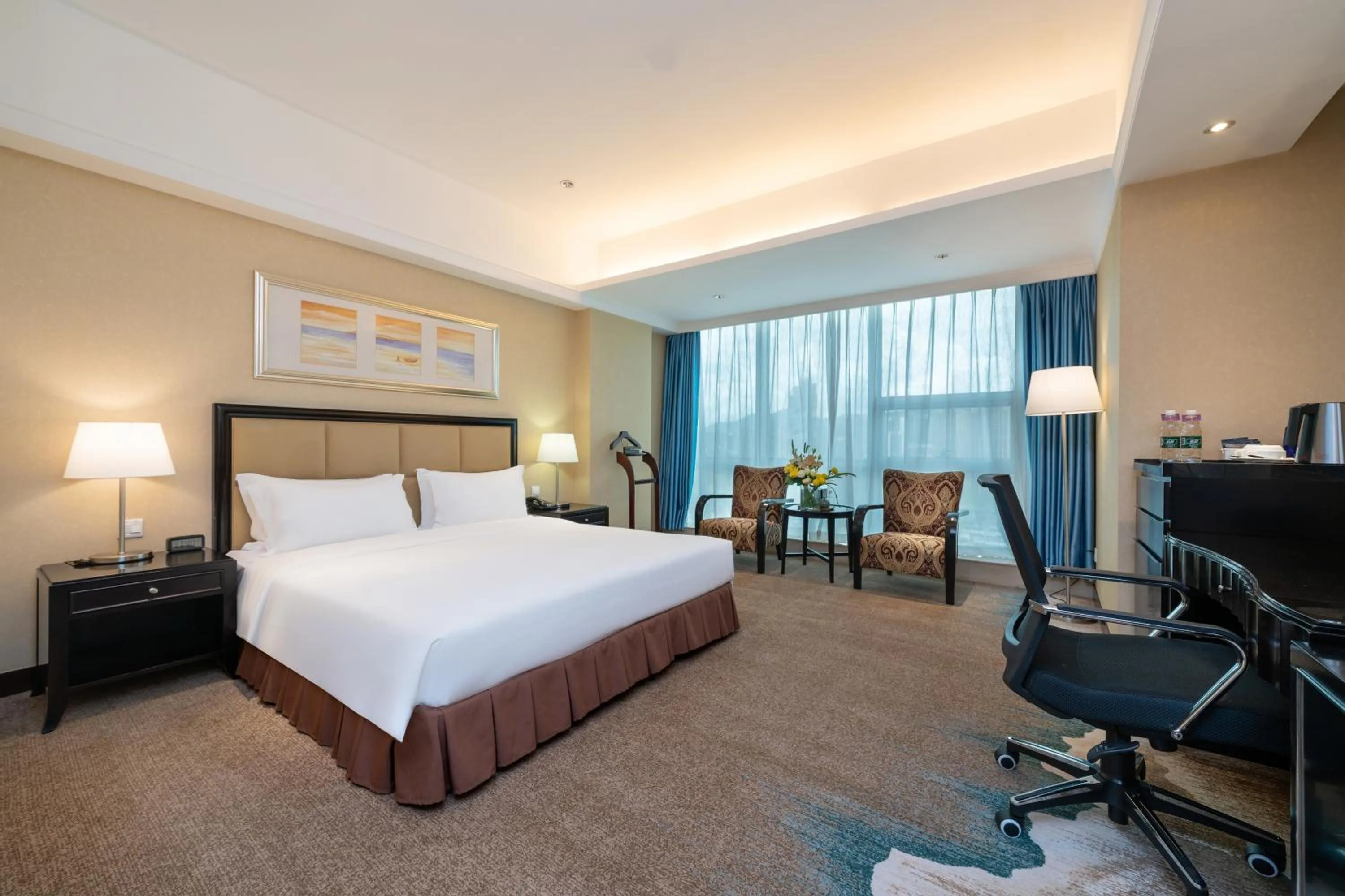 Bed in Oriental Ginza Hotel Shenzhen