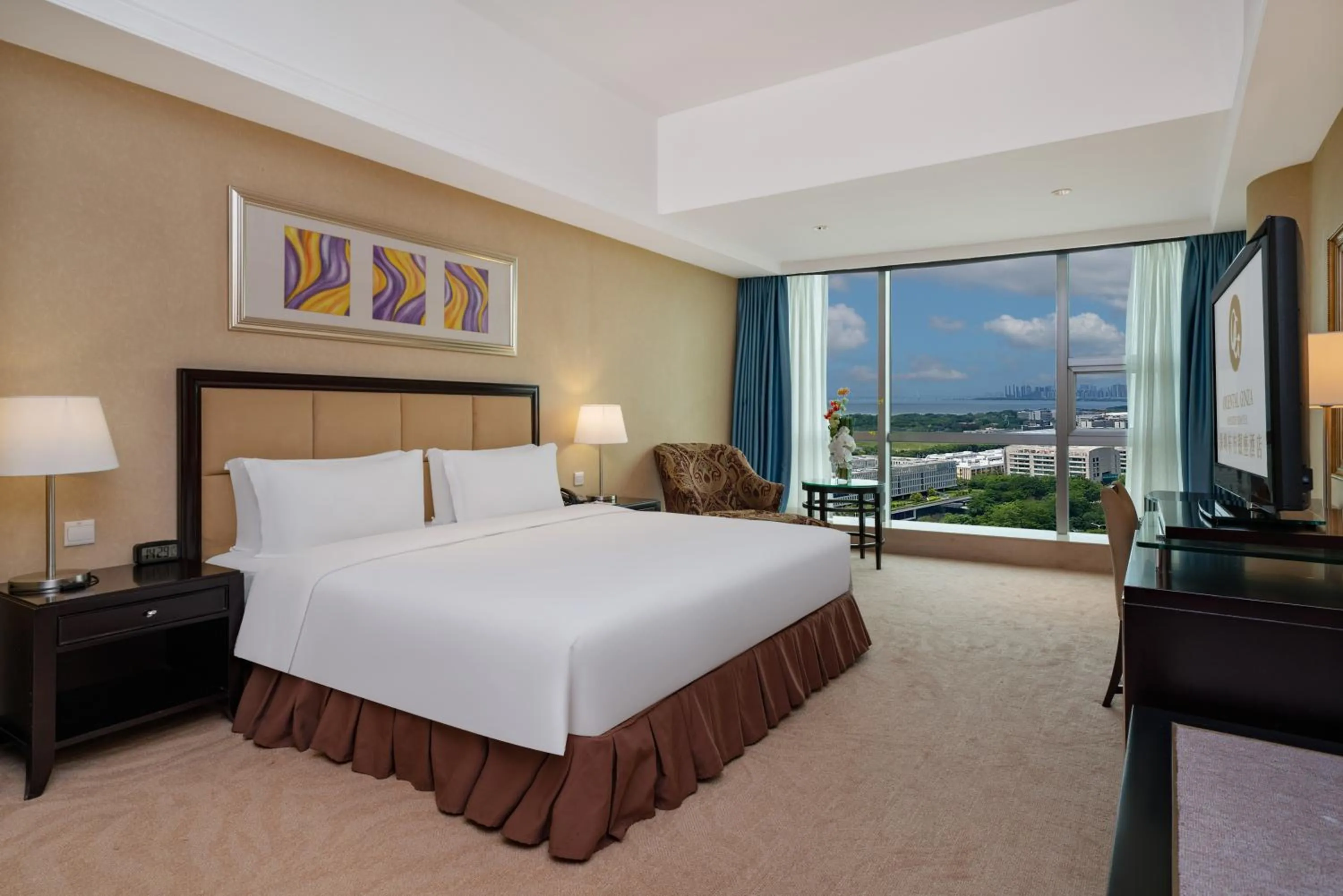 Bed in Oriental Ginza Hotel Shenzhen