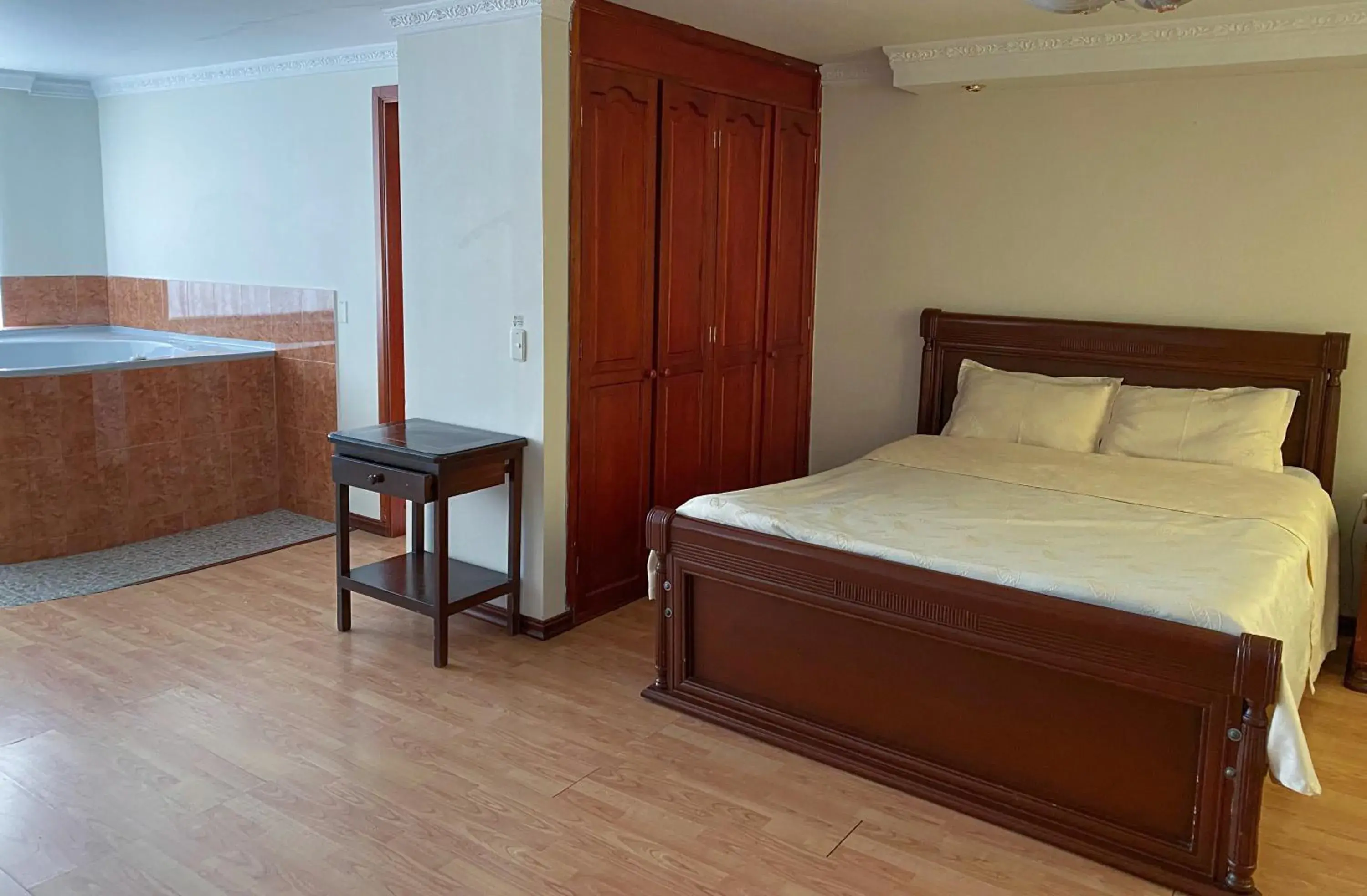 Suite with Spa Bath - single occupancy in Internacional El Nogal Ipiales Suite with Spa Bath - single occupancy in Internacional El Nogal Ipiales