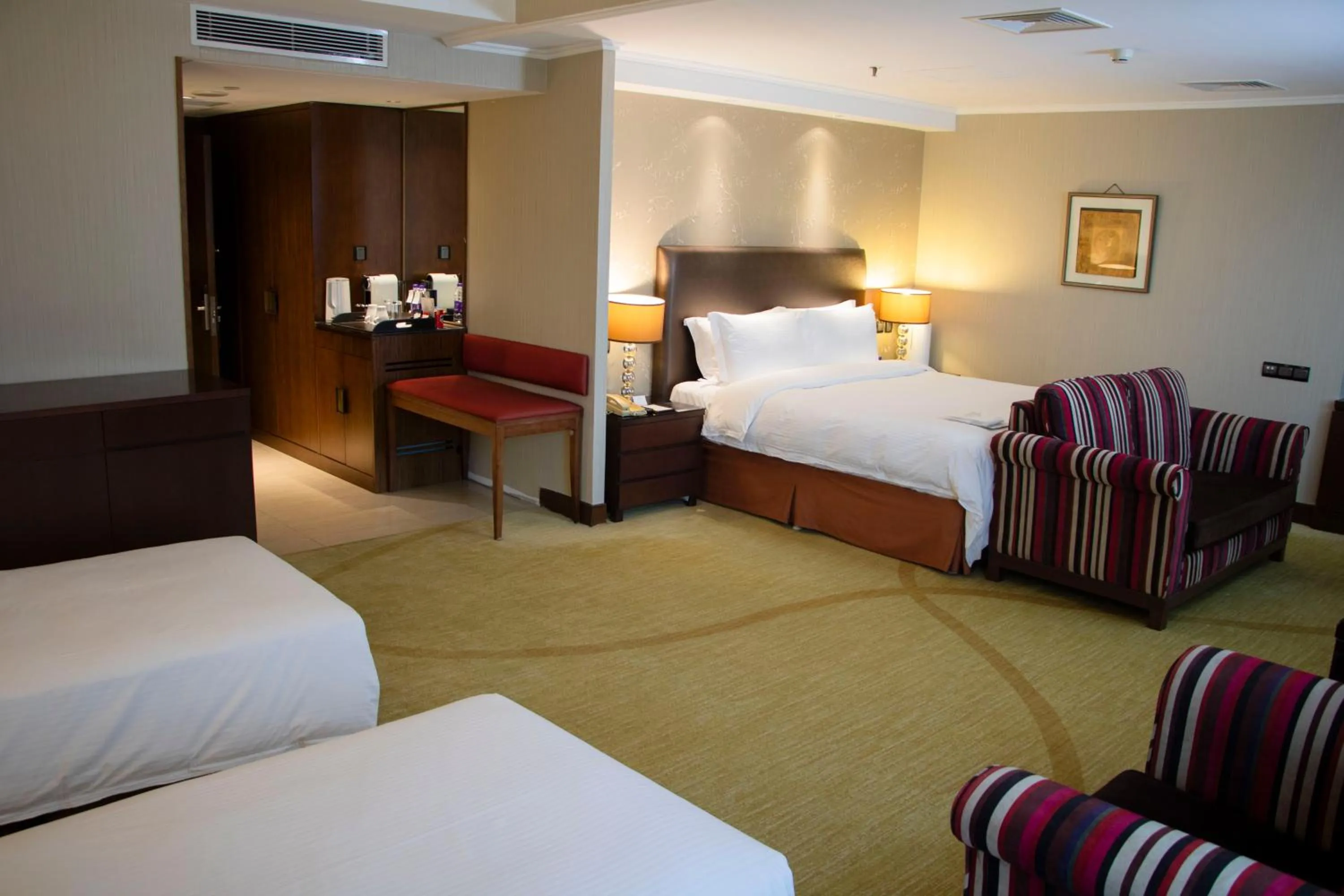 Living room, Bed in Grand Mercure Beijing Central