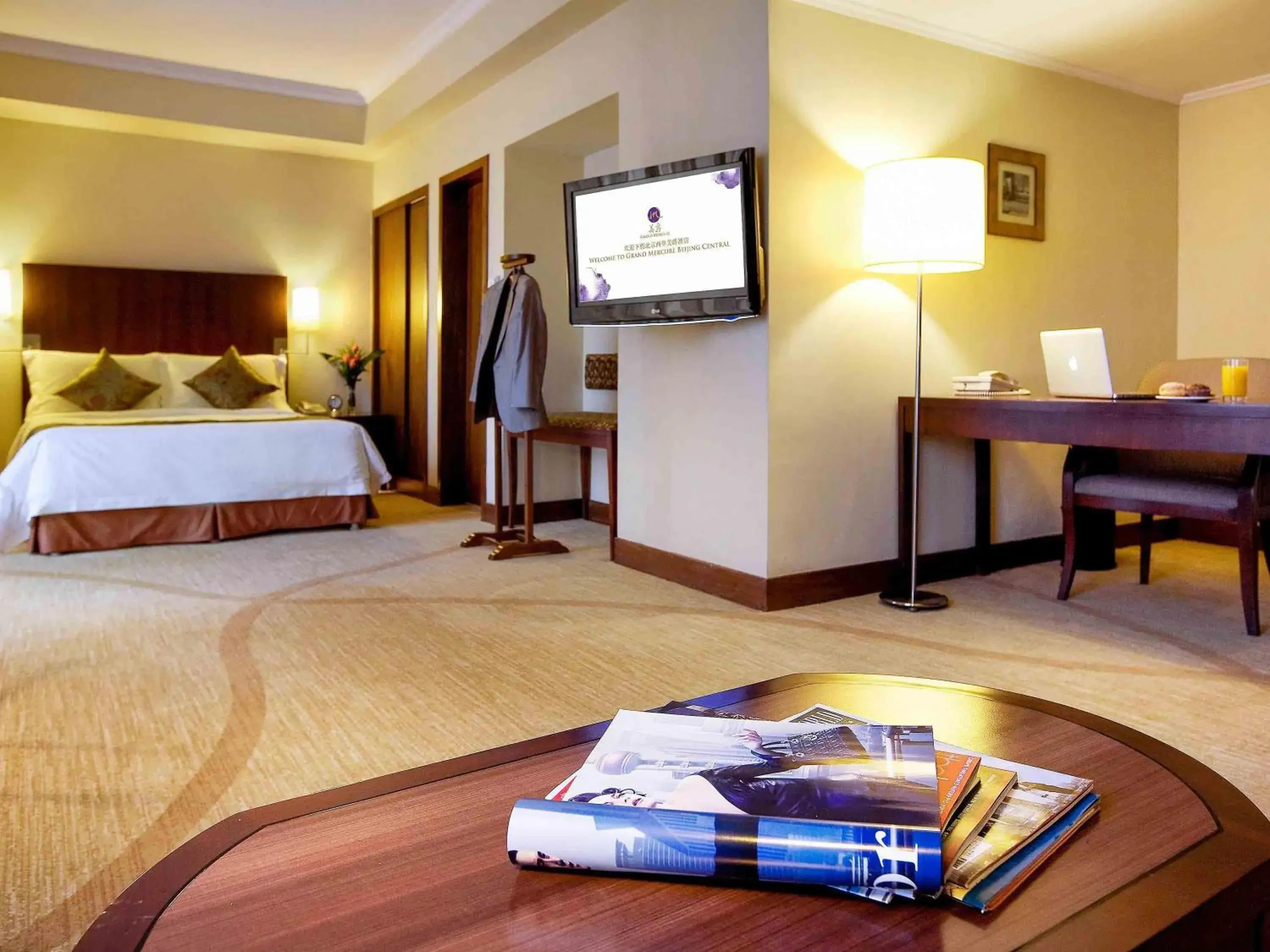 Junior Suite - single occupancy in Grand Mercure Beijing Central - Next to Forbidden City, Wangfujing Street, Shopping Area, two Metro Stations Junior Suite - single occupancy in Grand Mercure Beijing Central - Next to Forbidden City, Wangfujing Street, Shopping Area, two Metro Stations