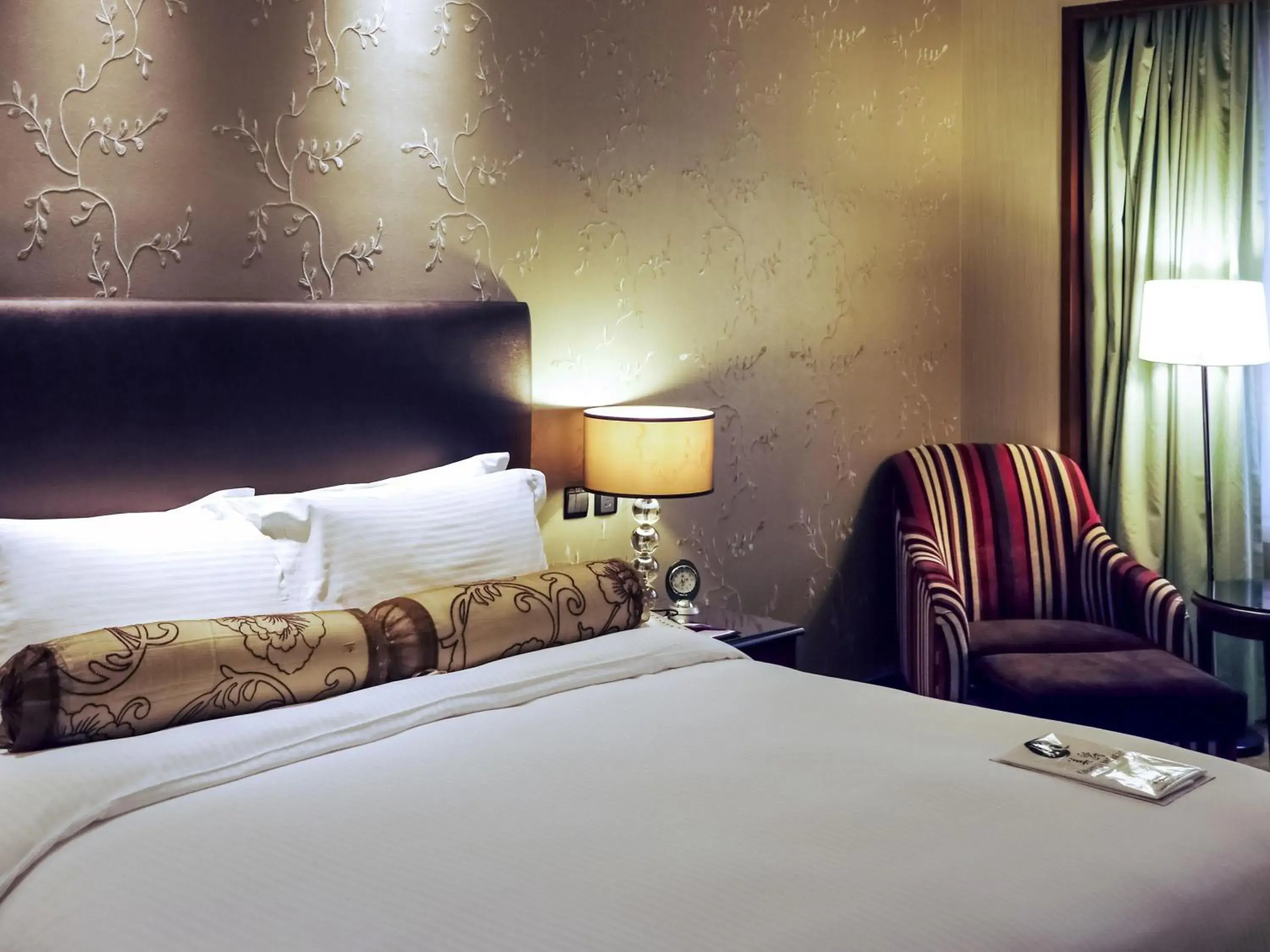 Superior Queen Room in Grand Mercure Beijing Central - Next to Forbidden City, Wangfujing Street, Shopping Area, two Metro Stations Superior Queen Room in Grand Mercure Beijing Central - Next to Forbidden City, Wangfujing Street, Shopping Area, two Metro Stations