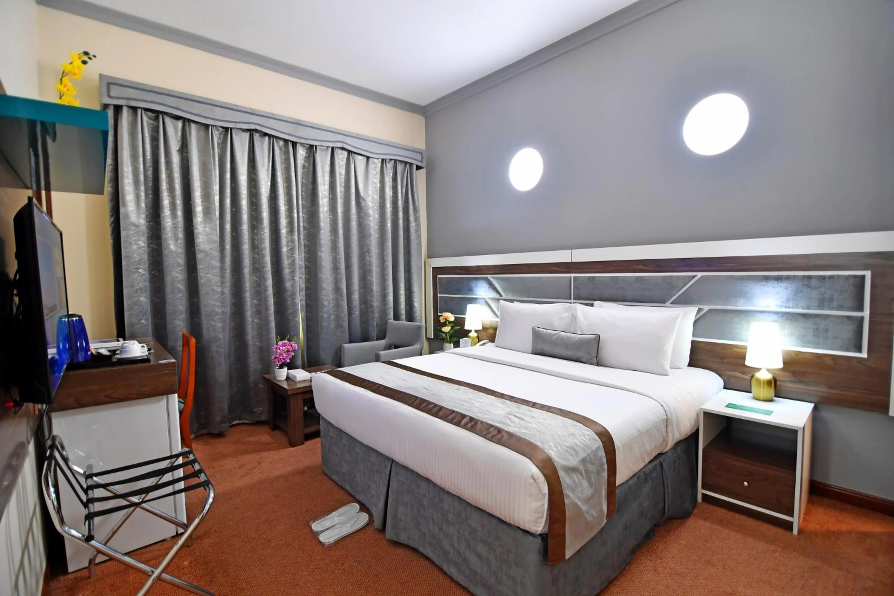 Bedroom, Bed in Nejoum Al Emarat