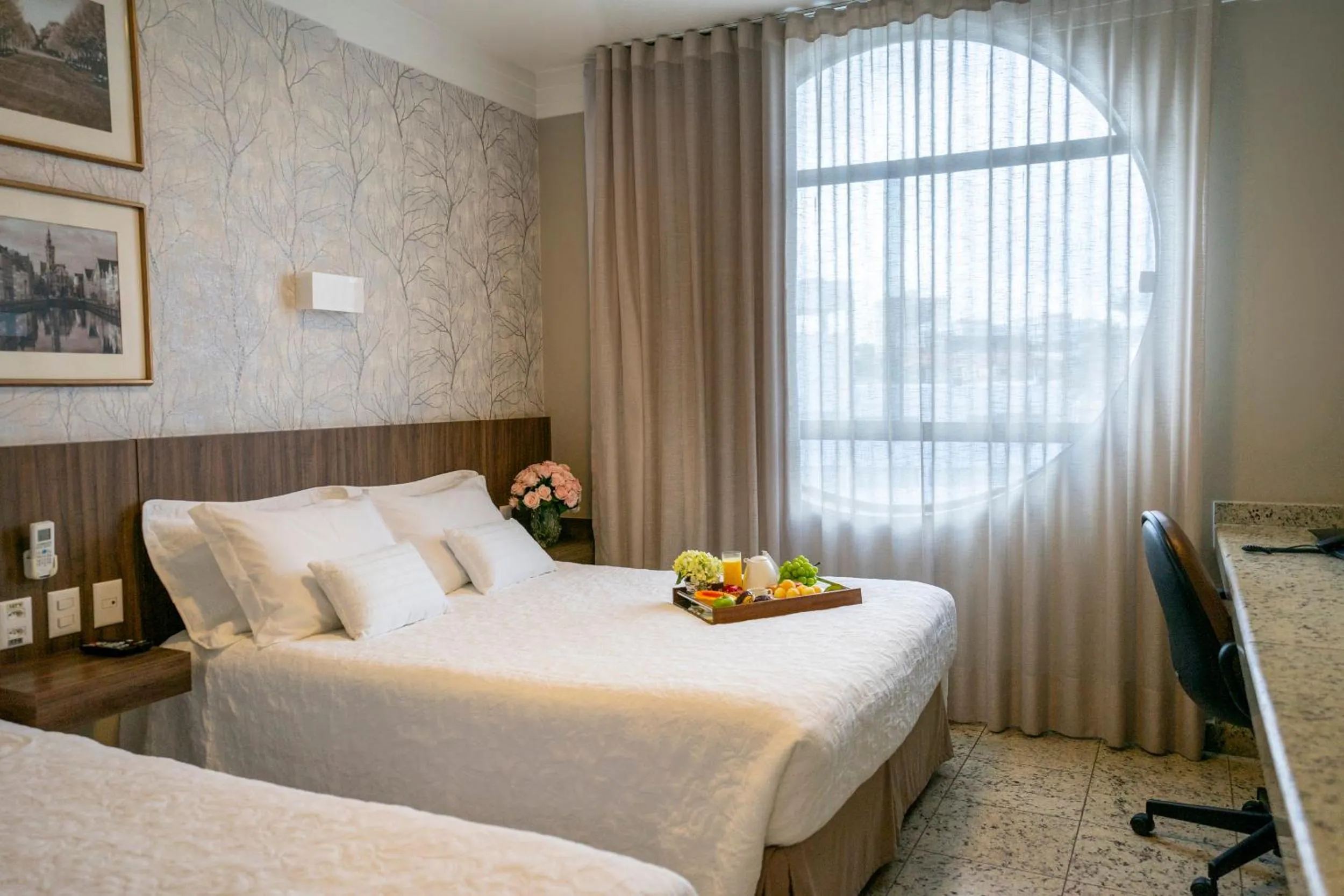 Photo of the whole room, Bed in Nohotel Premium Americana