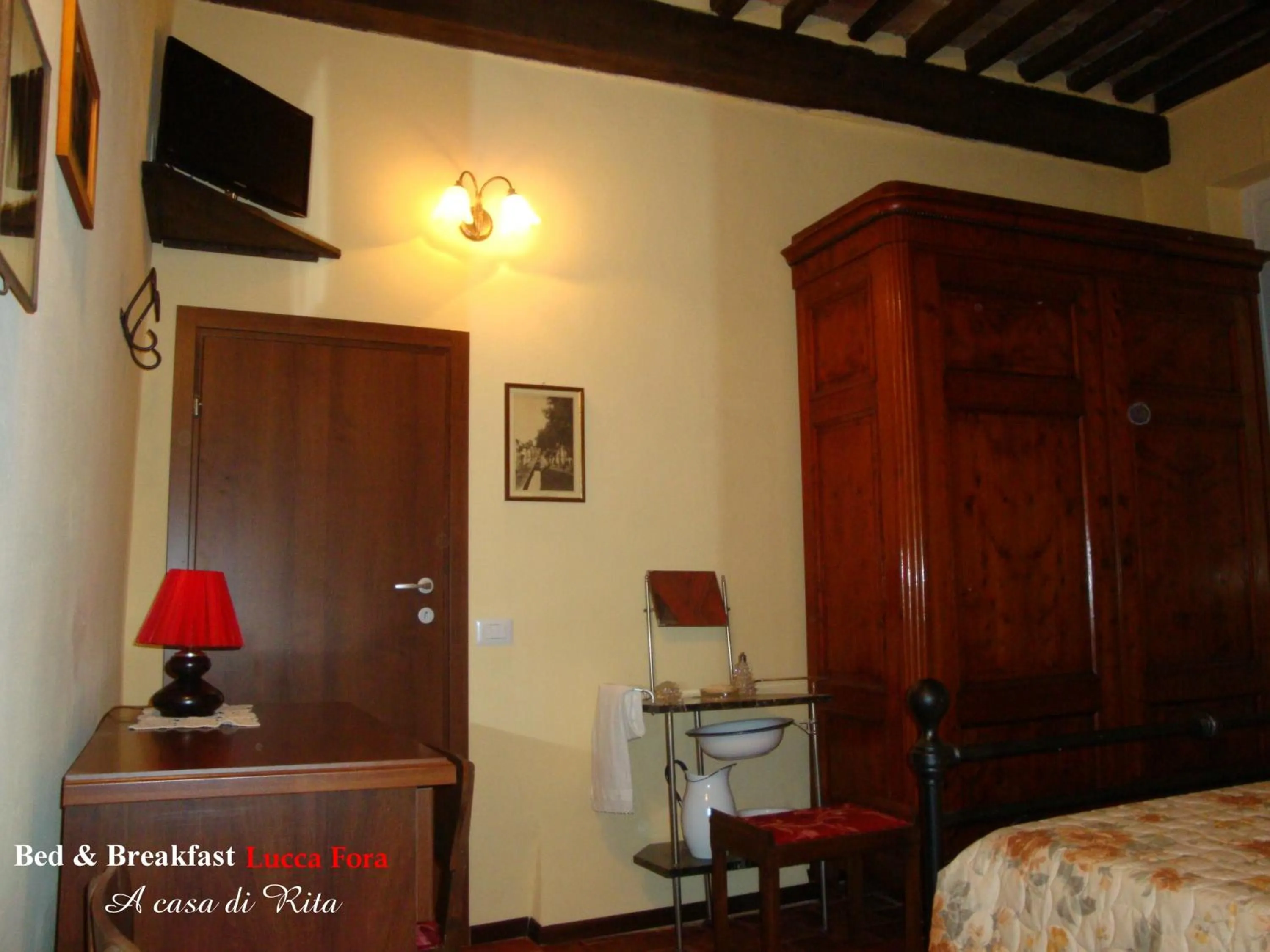 Photo of the whole room, Bed in Bed & Breakfast Lucca Fora