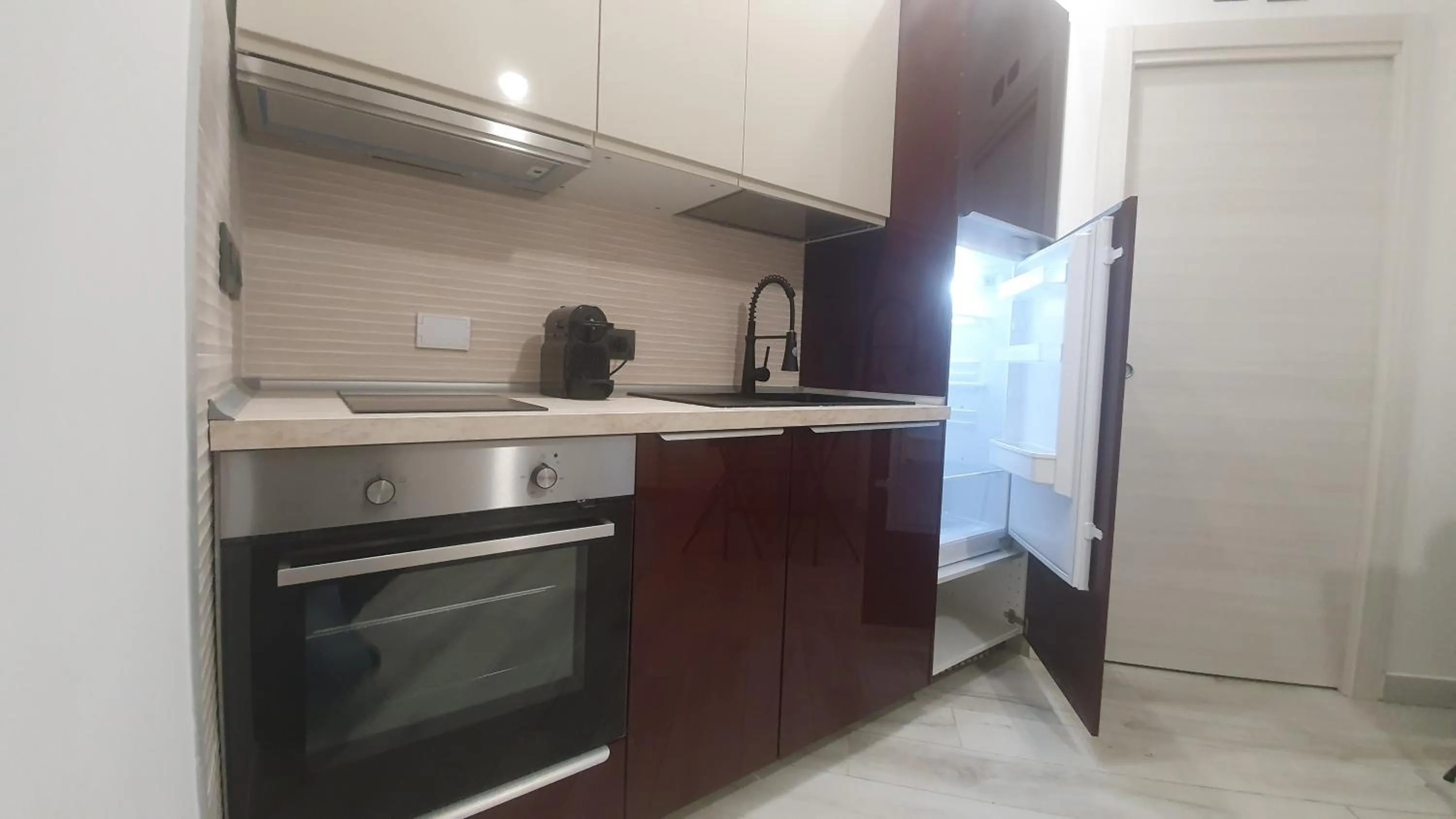 Kitchen or kitchenette in b&b 1930