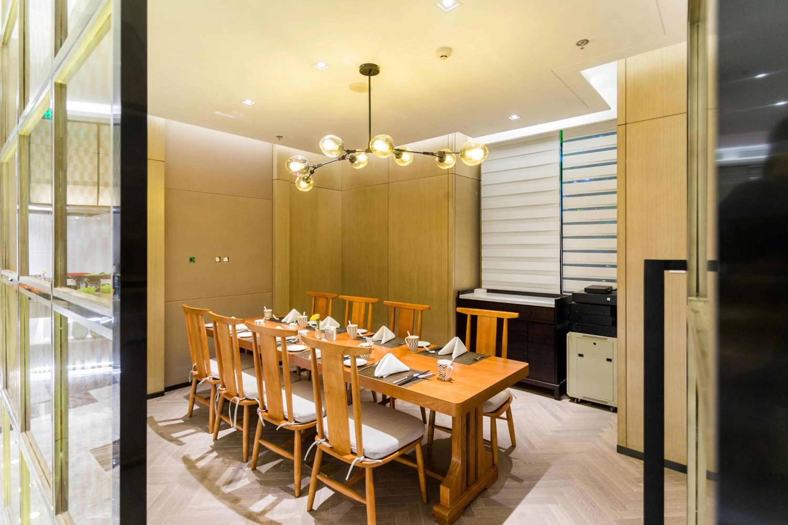 Restaurant/places to eat in Grand Metropark Hotel Hangzhou