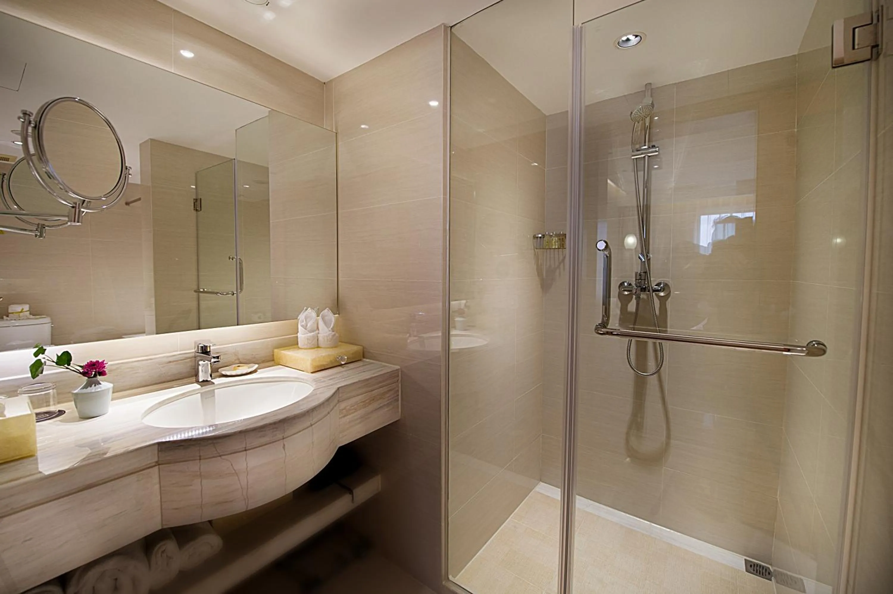 Shower in Grand Metropark Hotel Hangzhou