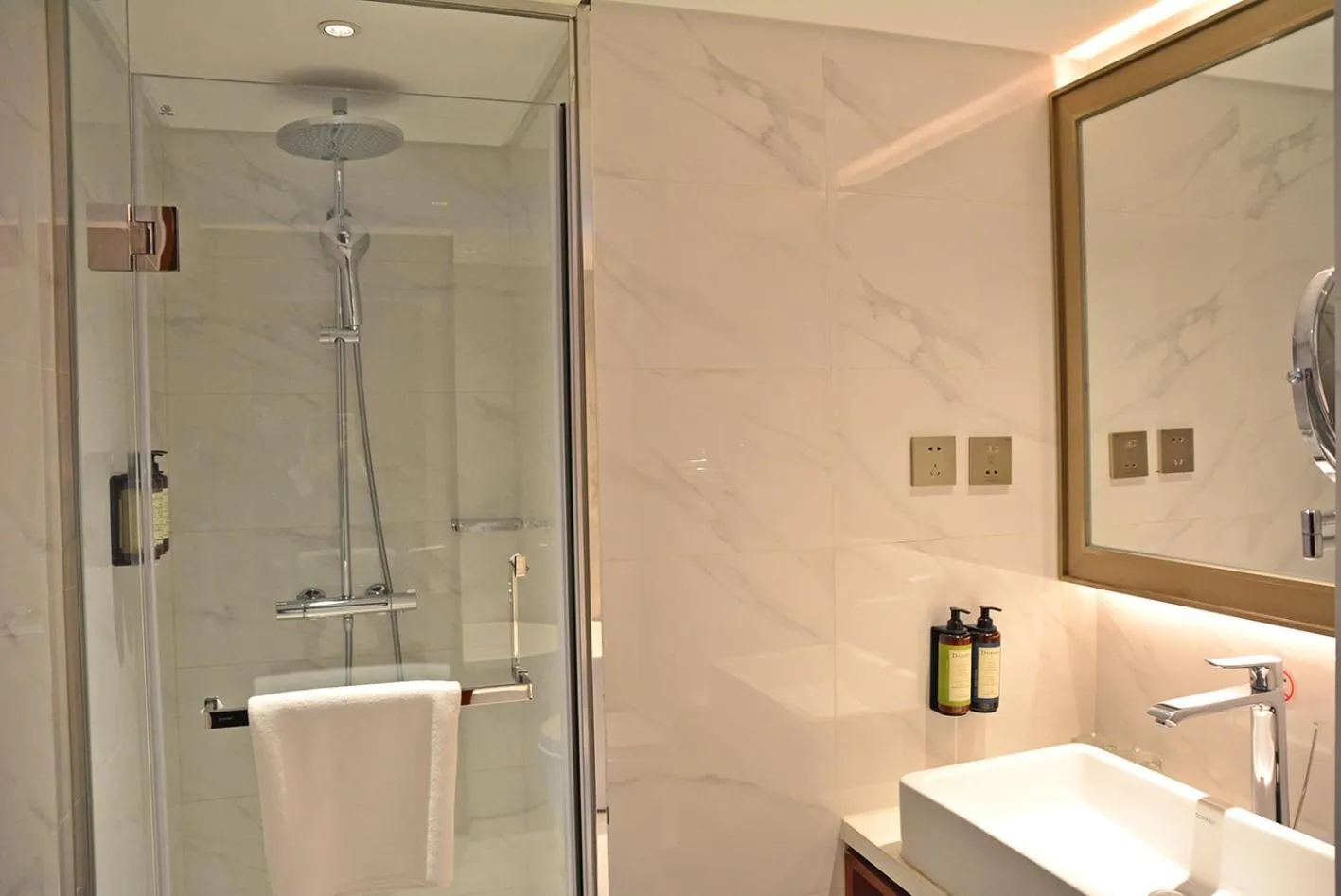 V-Continent Beijing Parkview Wuzhou Hotel