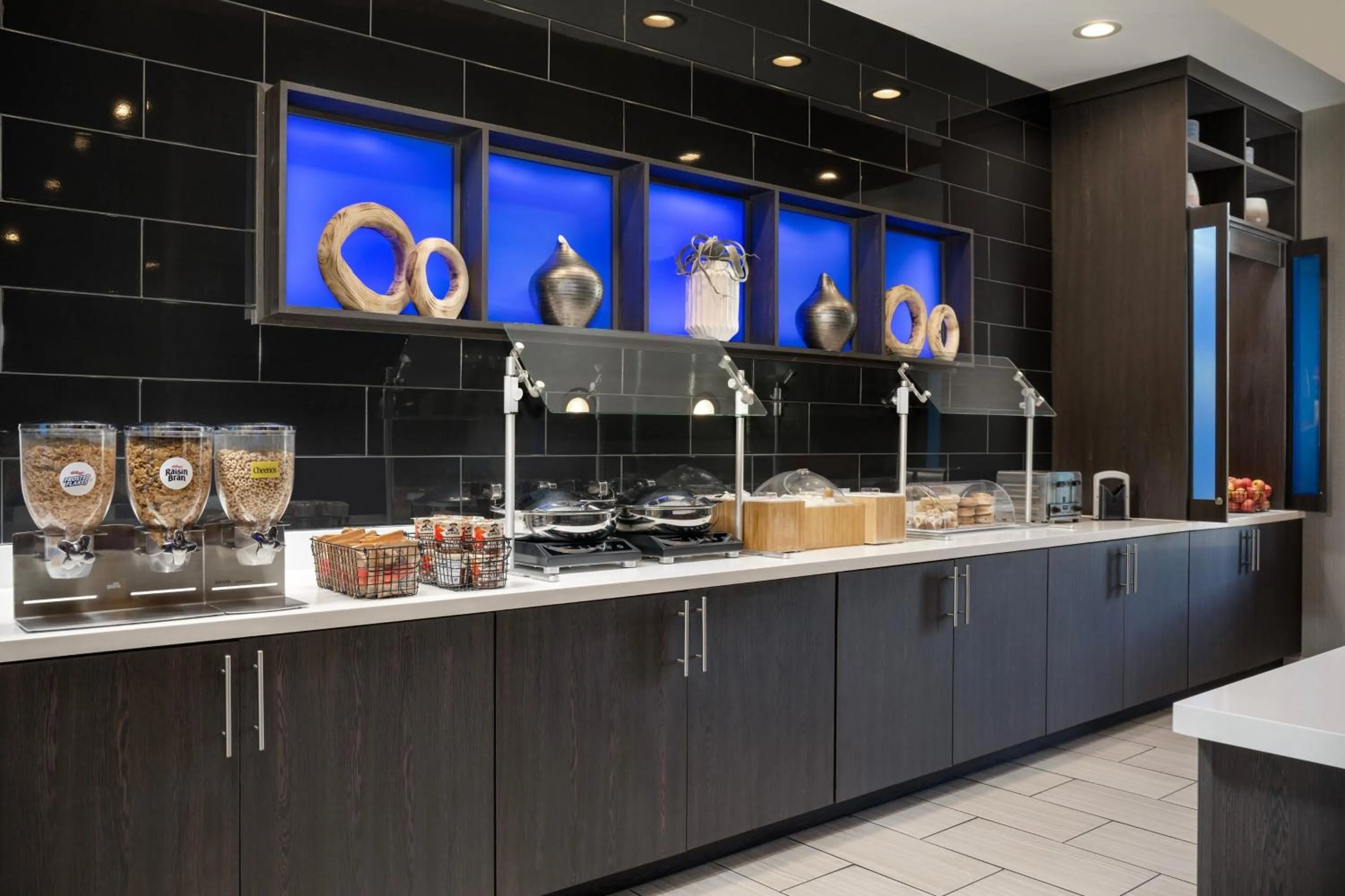 Breakfast in SpringHill Suites by Marriott Birmingham Gardendale