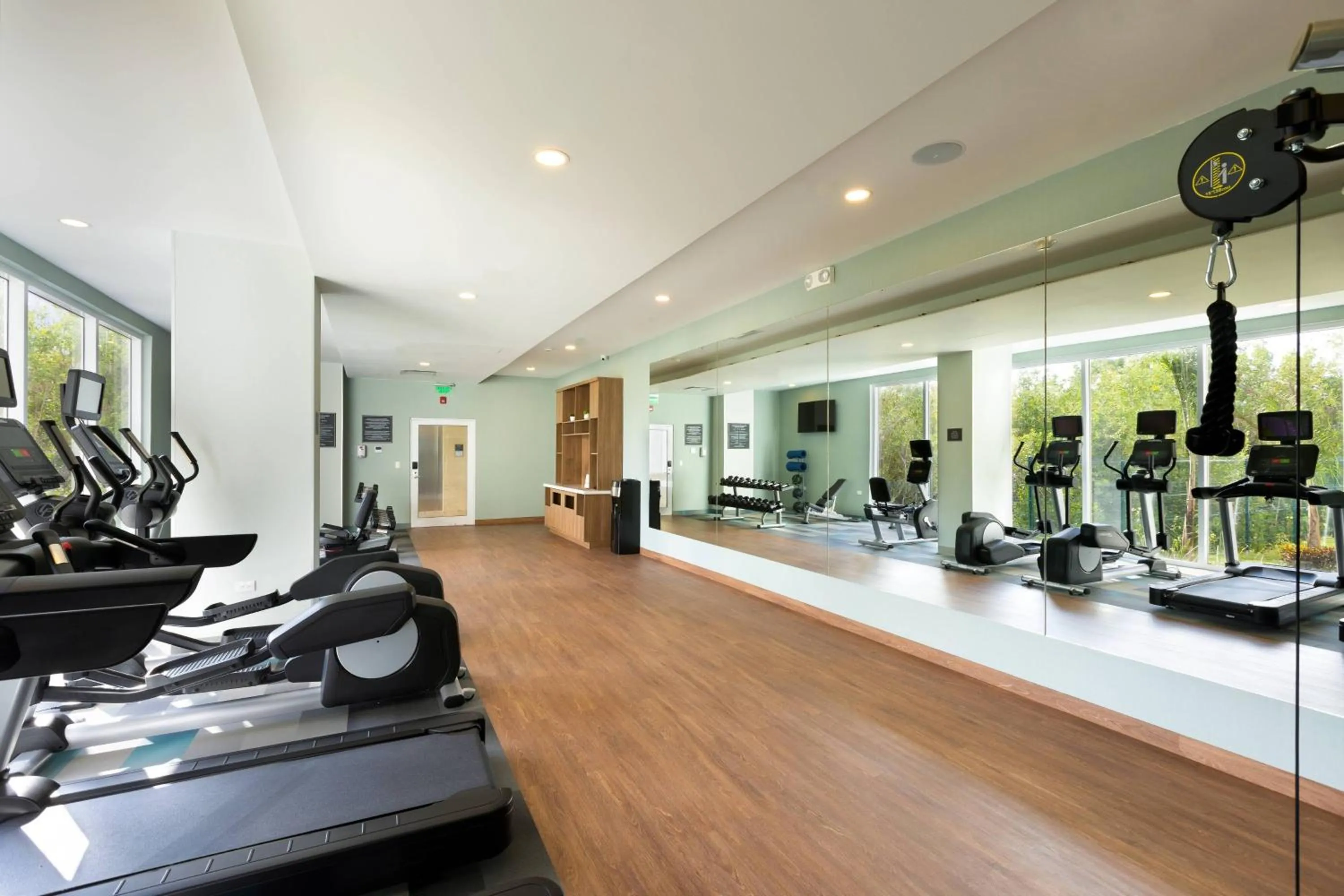 Fitness centre/facilities in Residence Inn by Marriott Cancun Hotel Zone