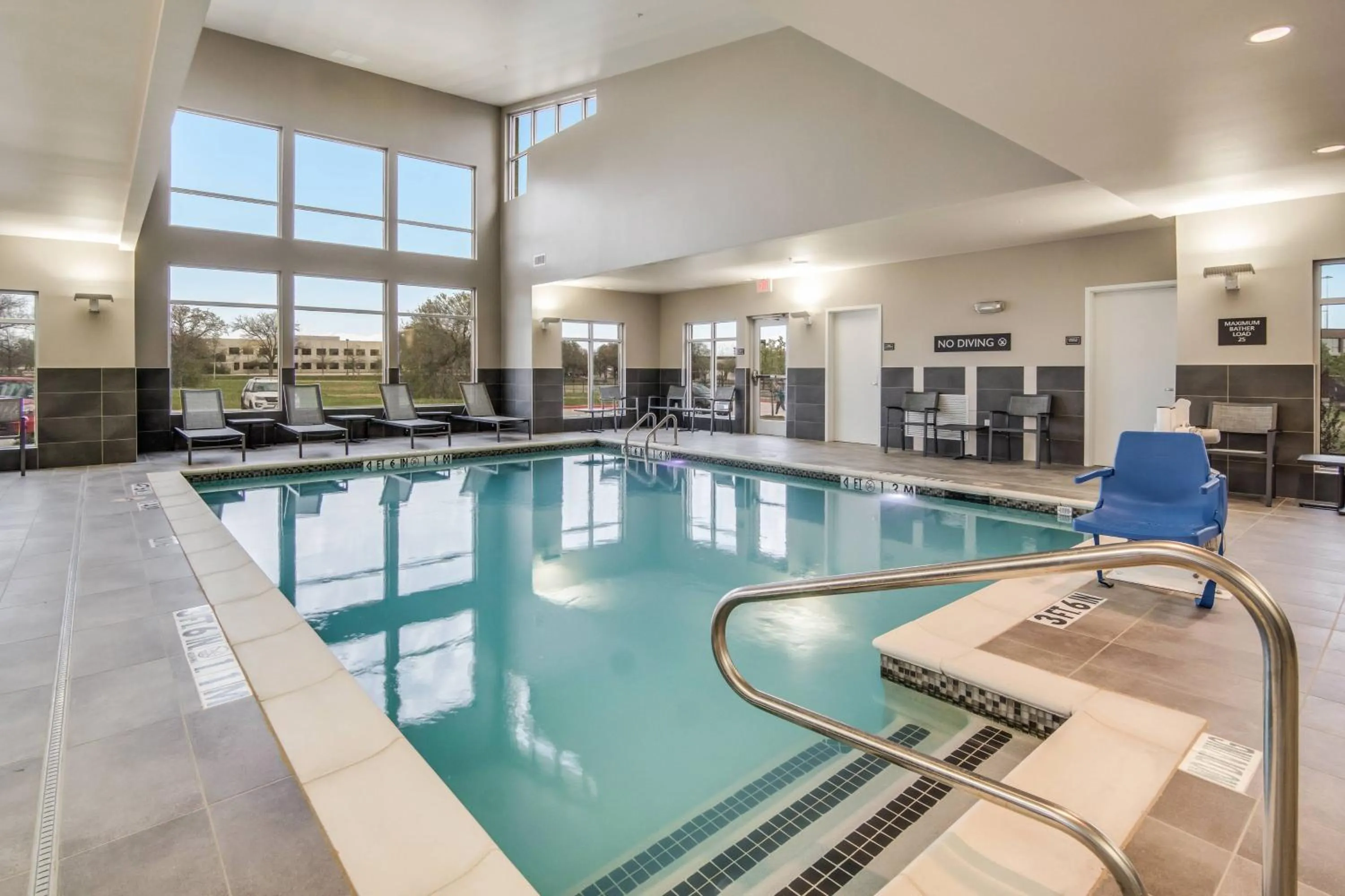 Swimming pool in Residence Inn by Marriott Dallas DFW Airport West/Bedford