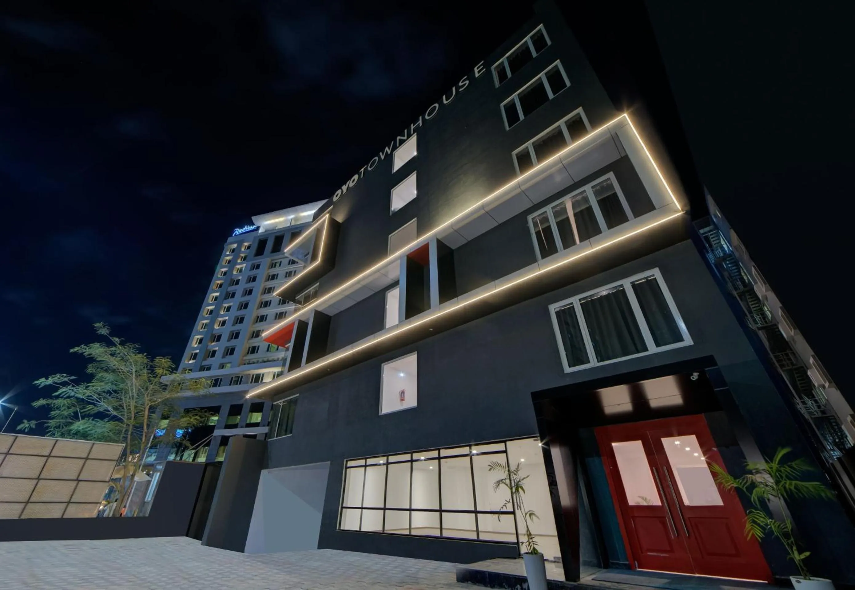 Facade/entrance, Property Building in Townhouse 777 - A3 empire