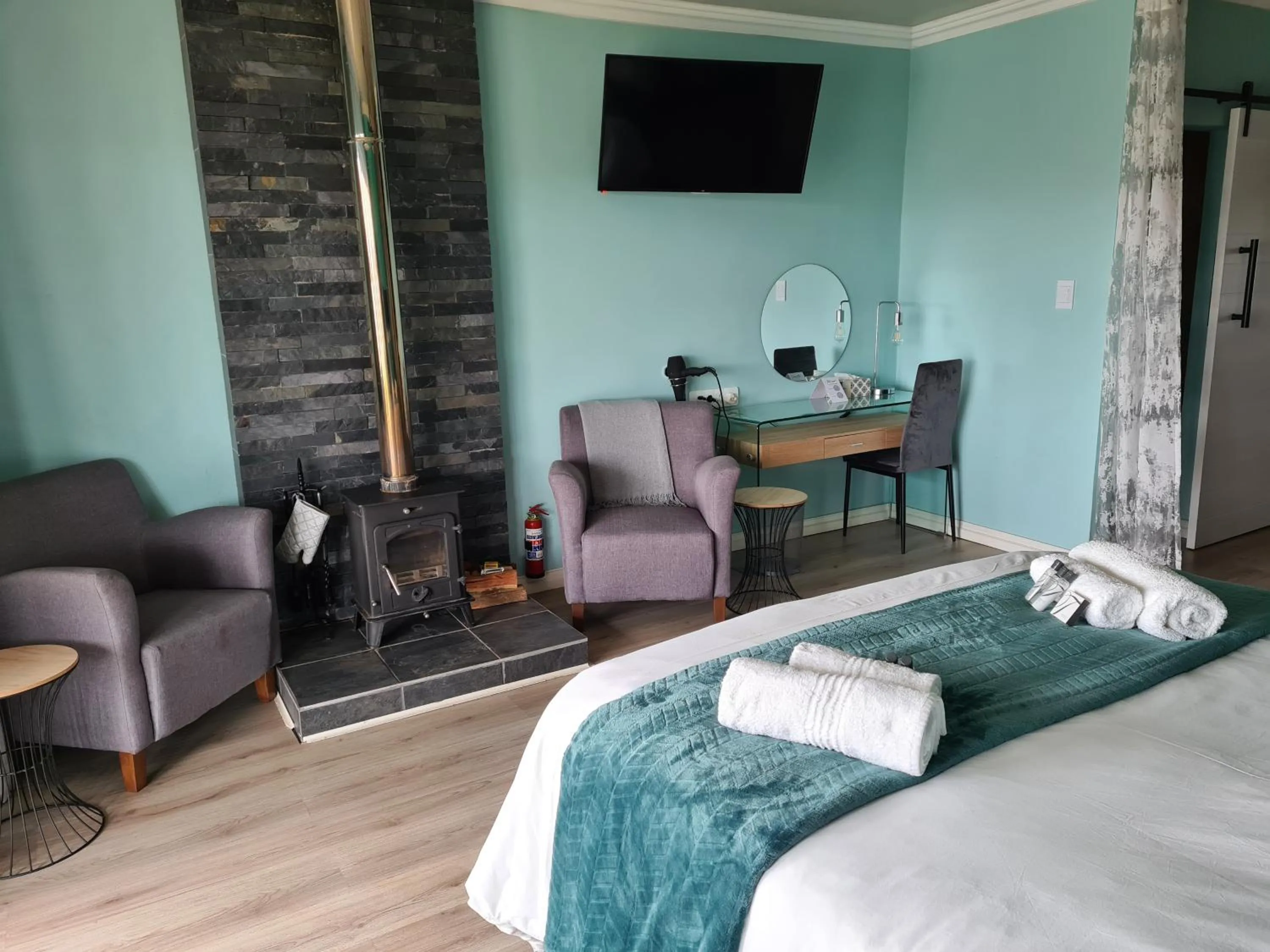 TV and multimedia, Bed in Mosswood Bed & Breakfast