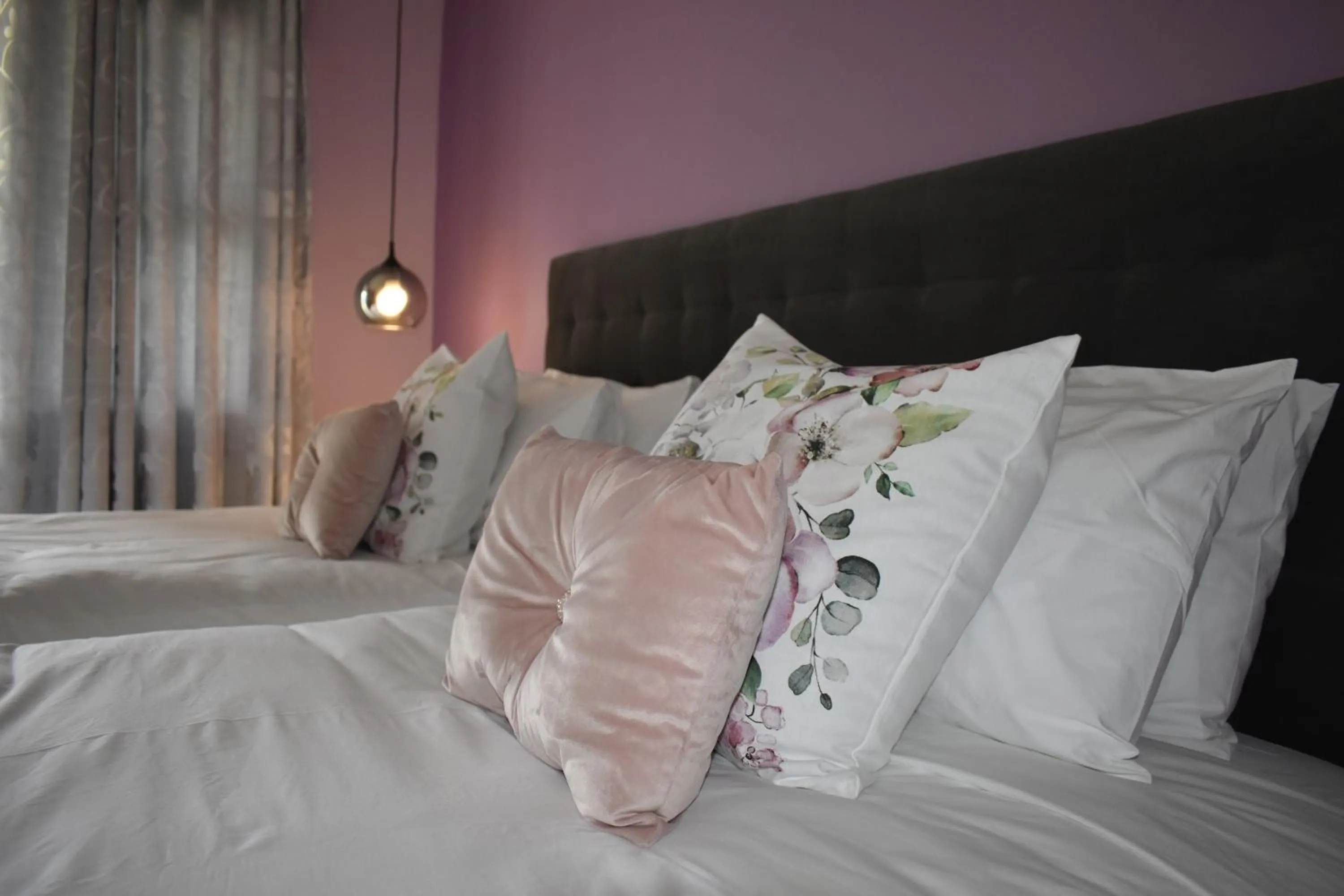 Bed in Mosswood Bed & Breakfast