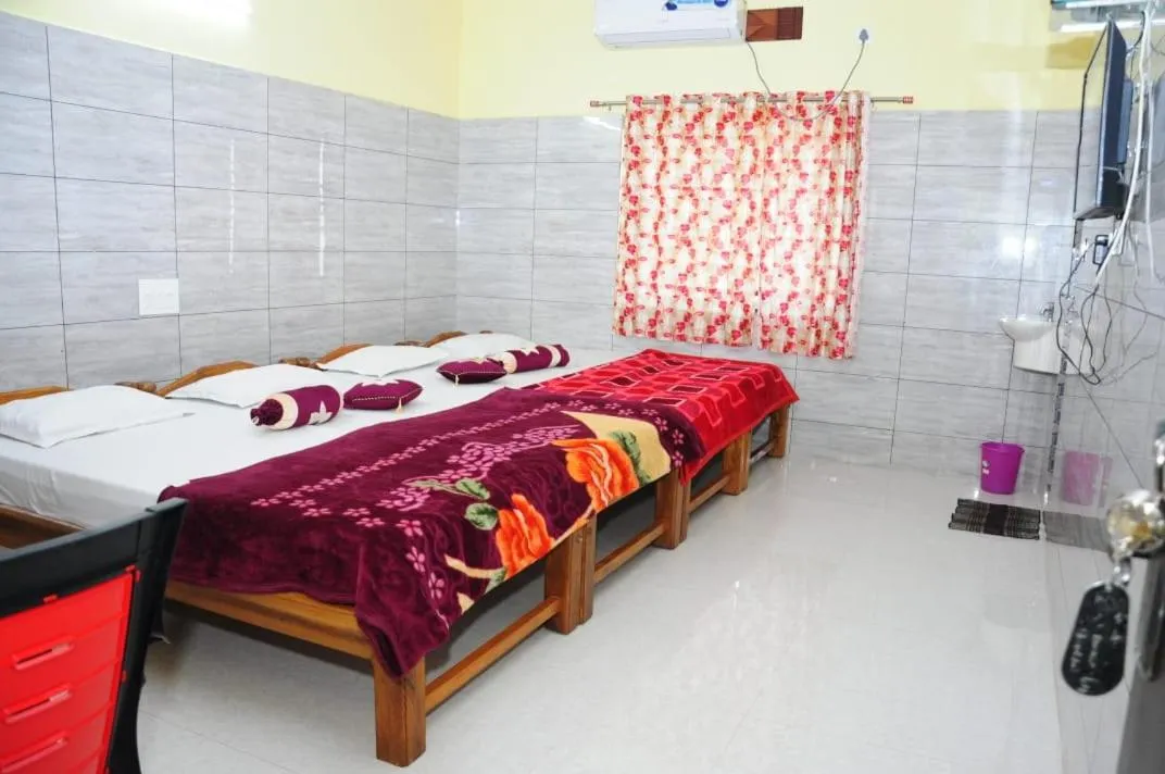 Bed in Aryan residency