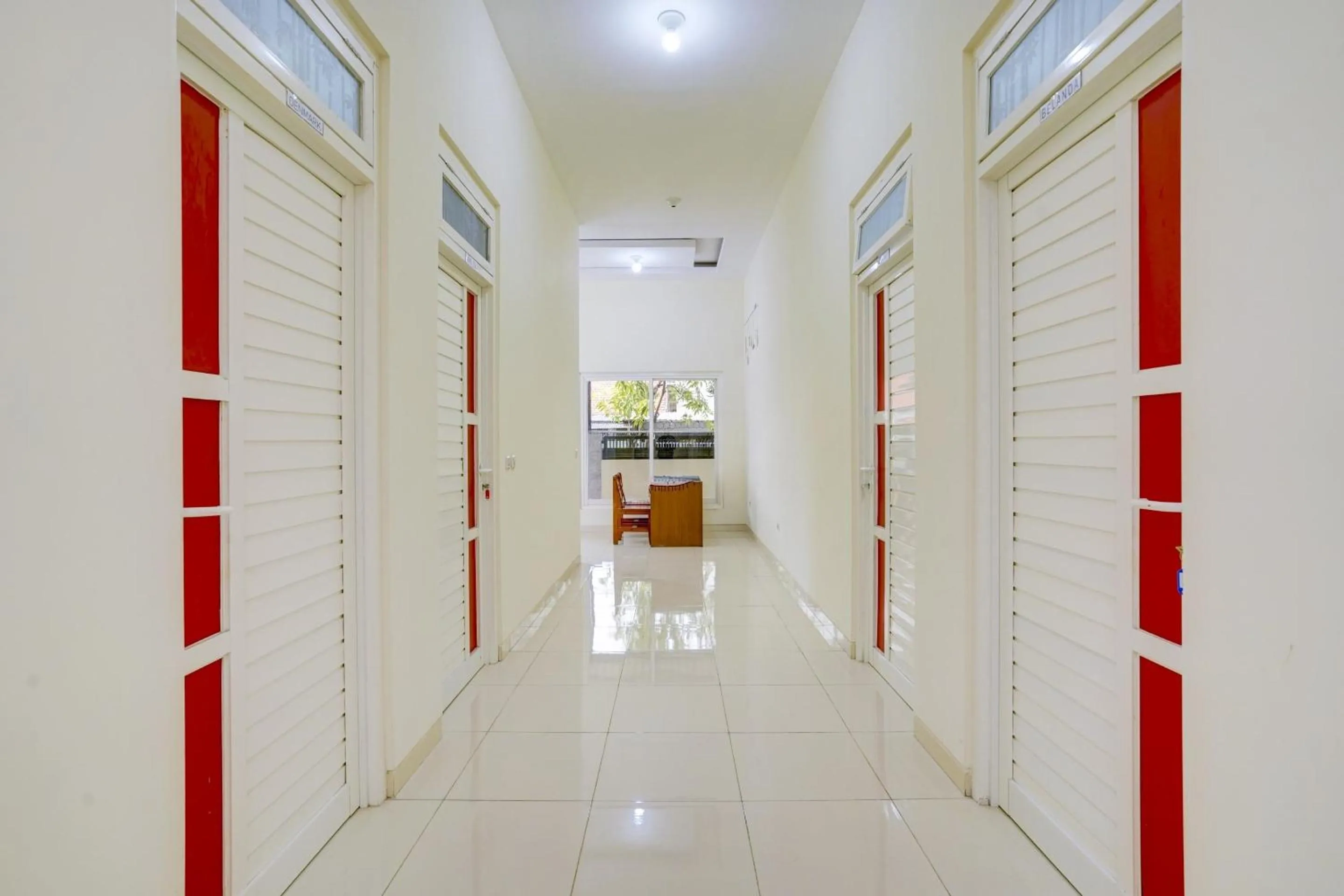 Lobby or reception in Capital O Inn App Tenggilis