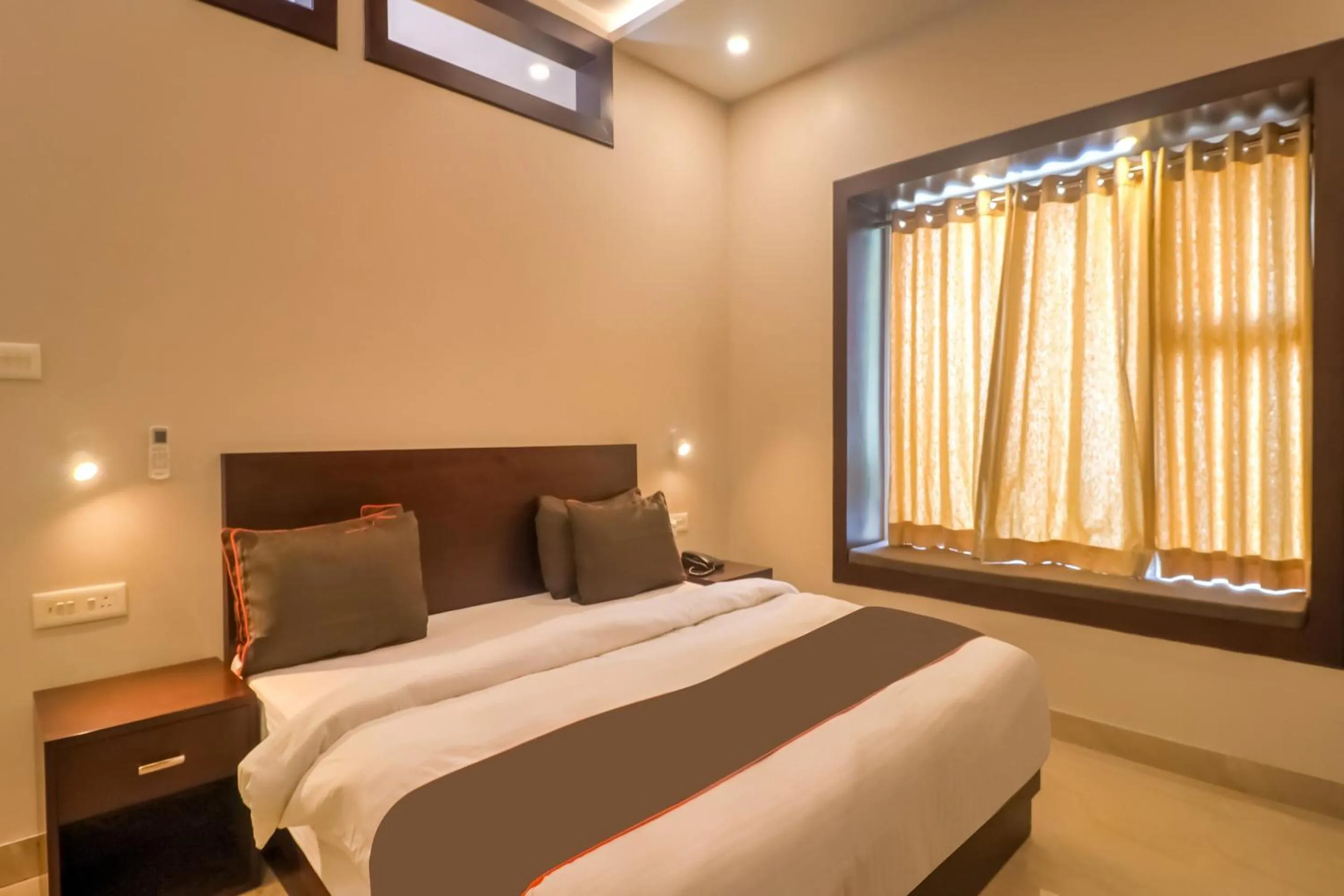Bedroom, Bed in Super Townhouse Amaraa Farms Near LuLu Hypermarket