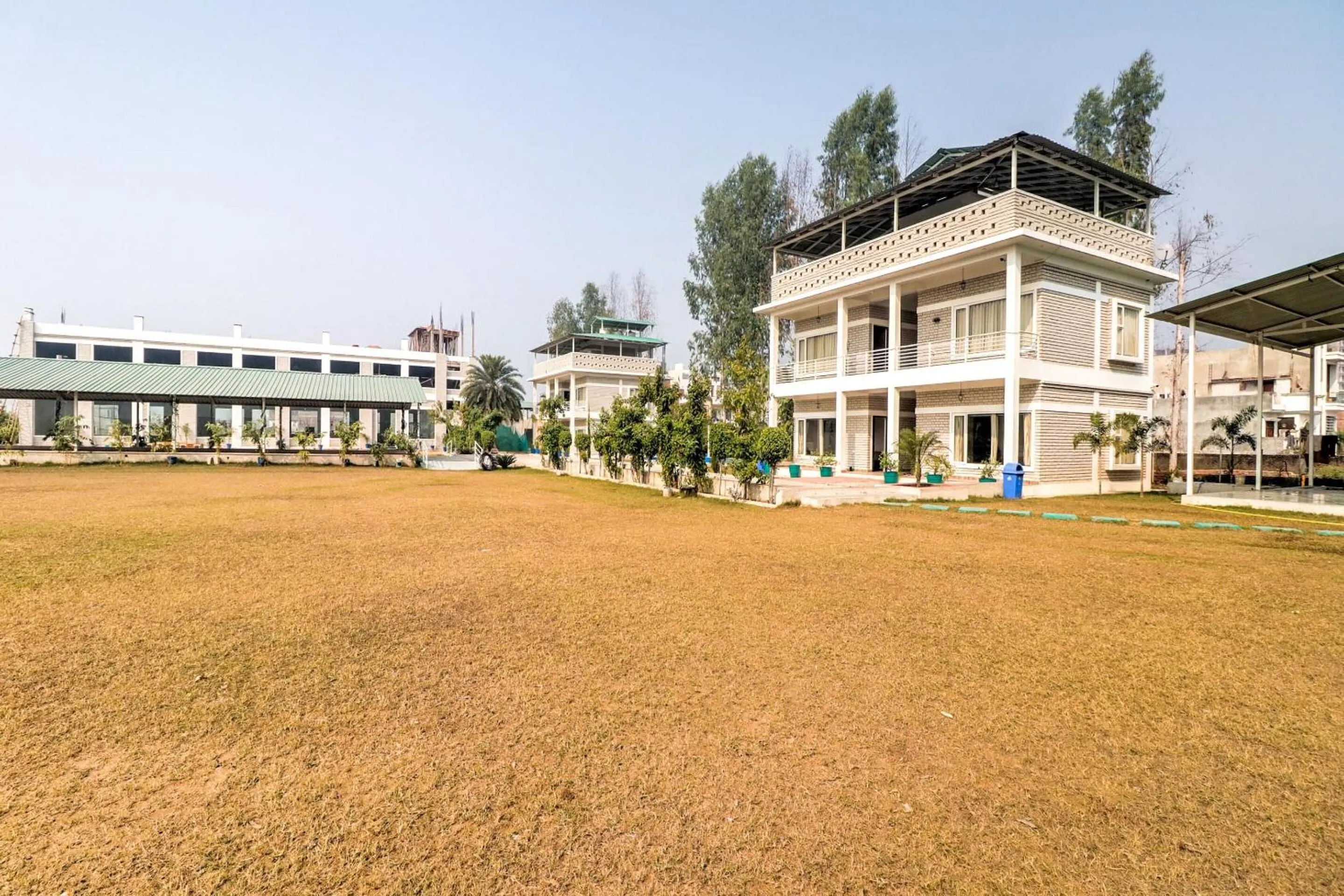 Facade/entrance in Super Townhouse Amaraa Farms Near LuLu Hypermarket