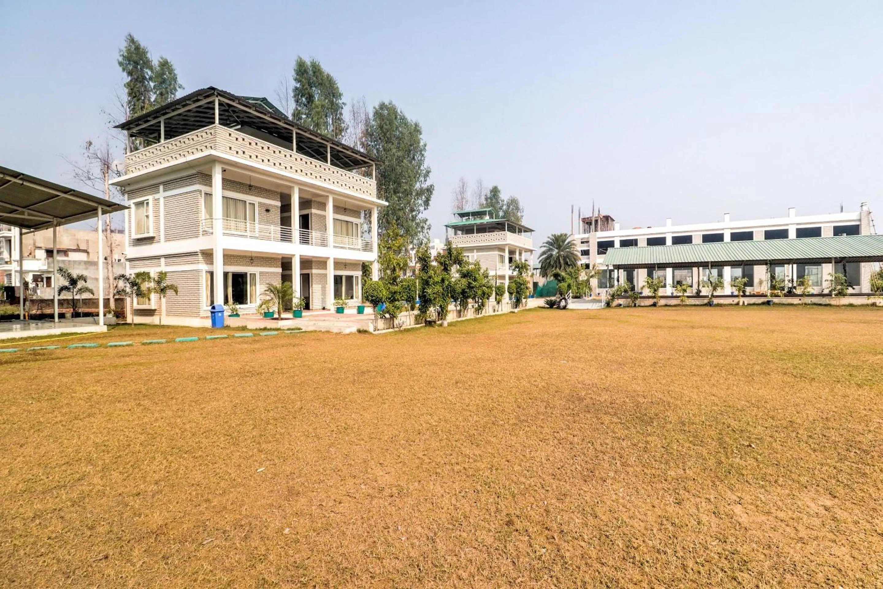 Facade/entrance in Super Townhouse Amaraa Farms Near LuLu Hypermarket