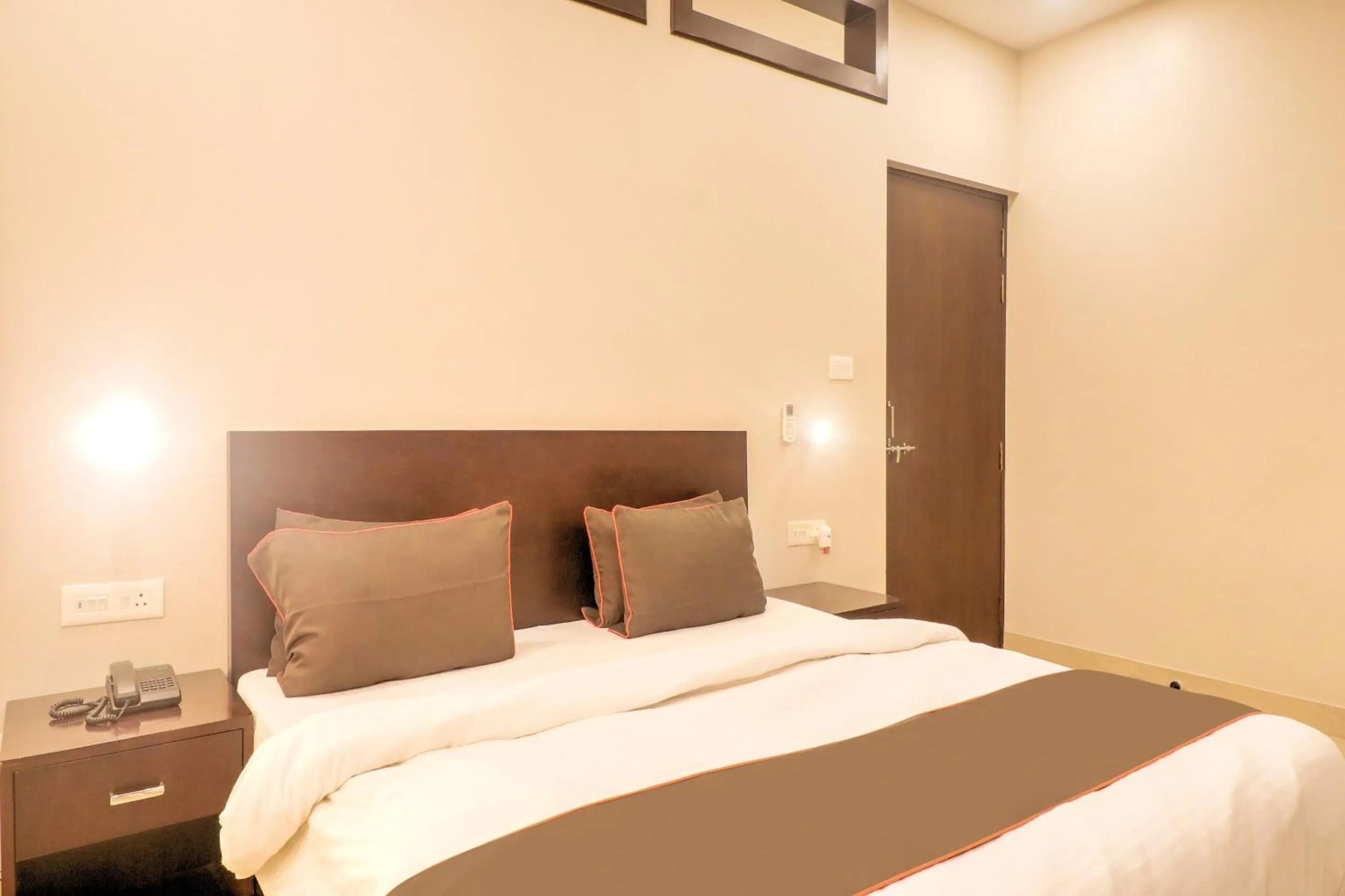 Bedroom, Bed in Super Townhouse Amaraa Farms Near LuLu Hypermarket