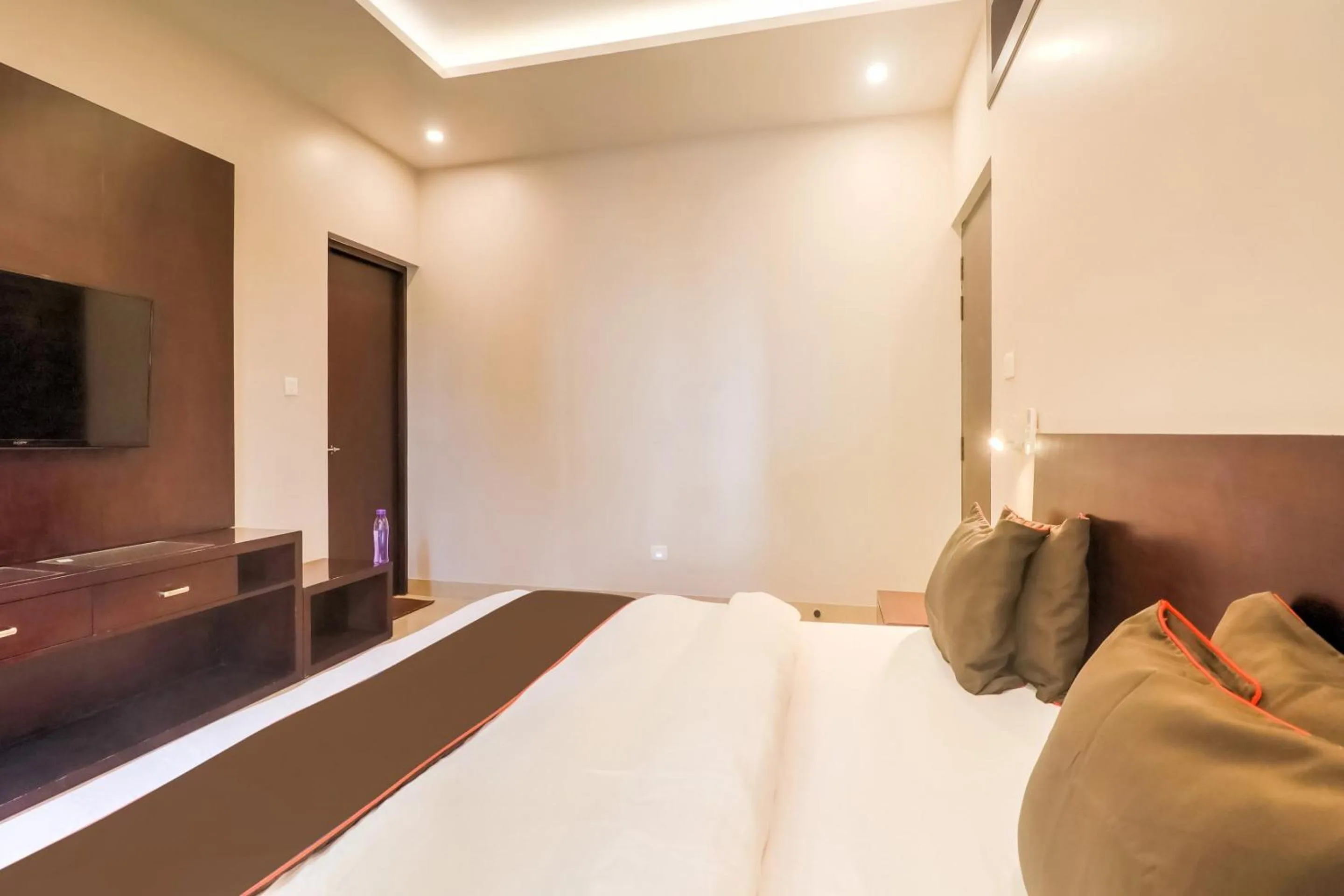 Bedroom, Bed in Super Townhouse Amaraa Farms Near LuLu Hypermarket