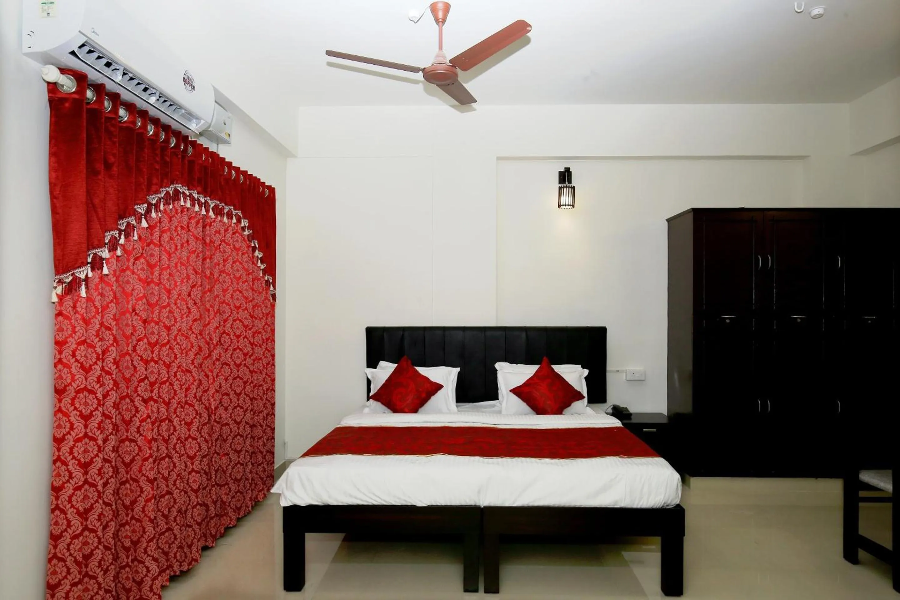 Bedroom, Bed in Super Hotel O Technopark Formerly Le Frank