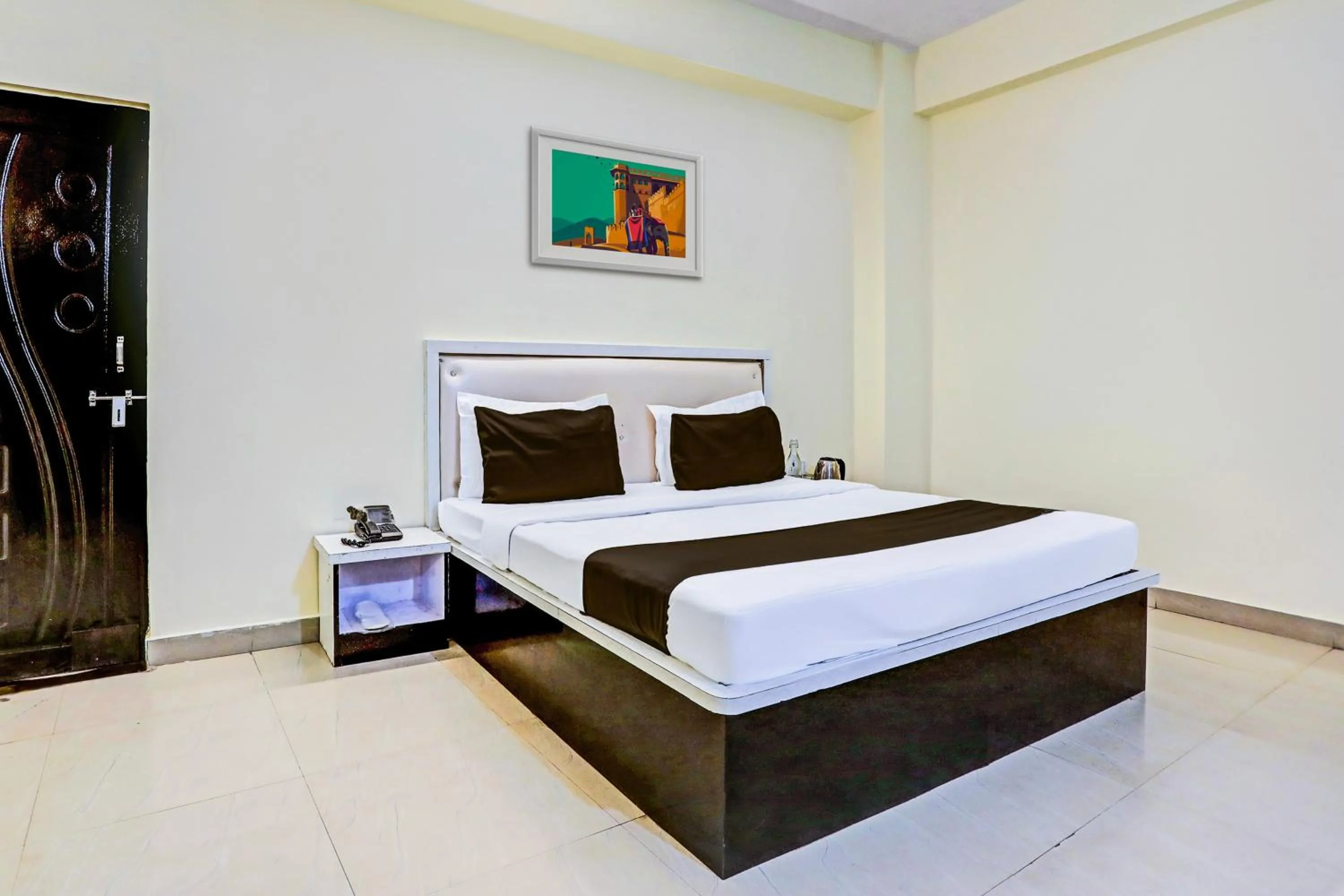 Bedroom, Bed in Super Hotel O Hyderabad Gate IIT BHU