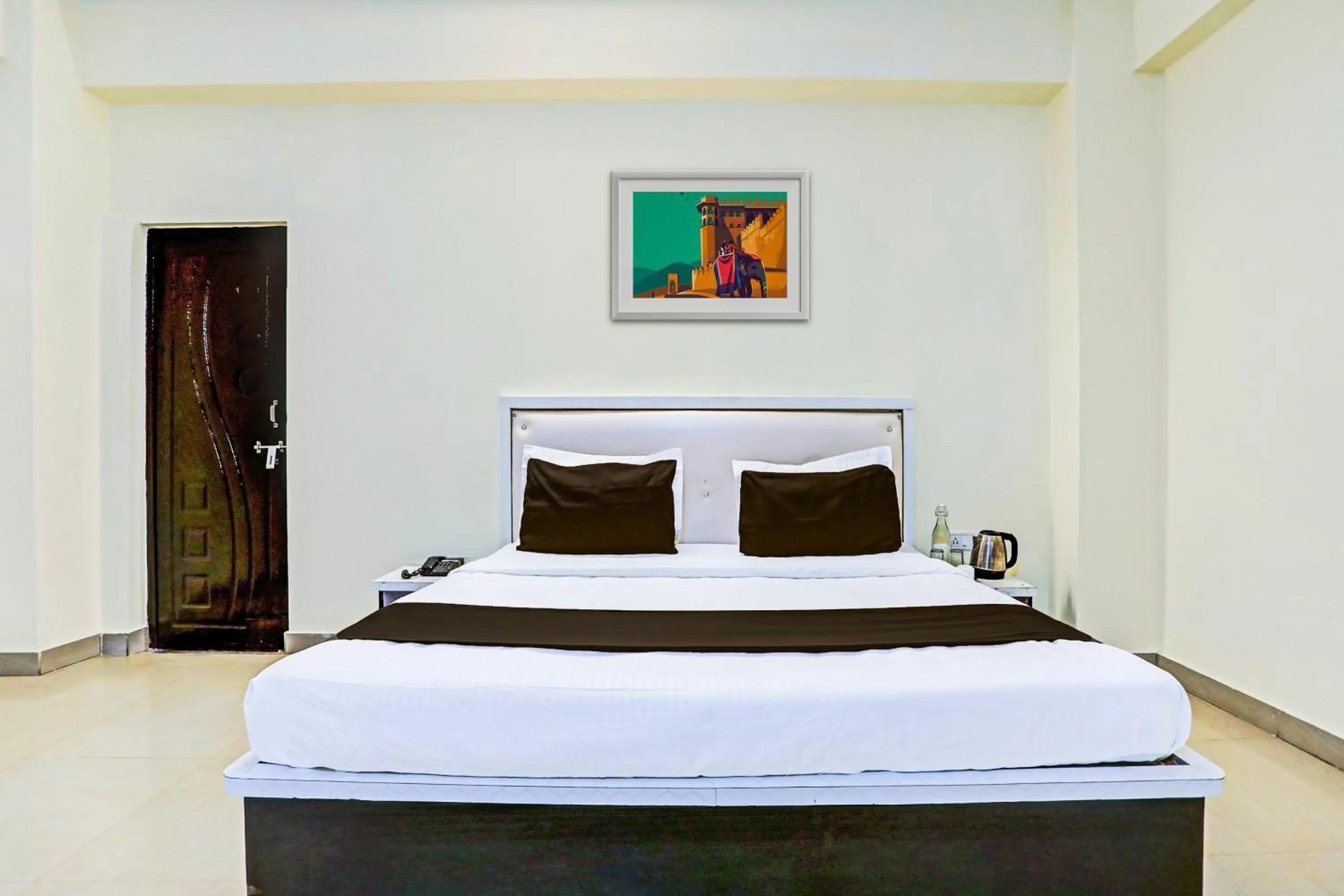 Bedroom, Bed in Super Hotel O Hyderabad Gate IIT BHU