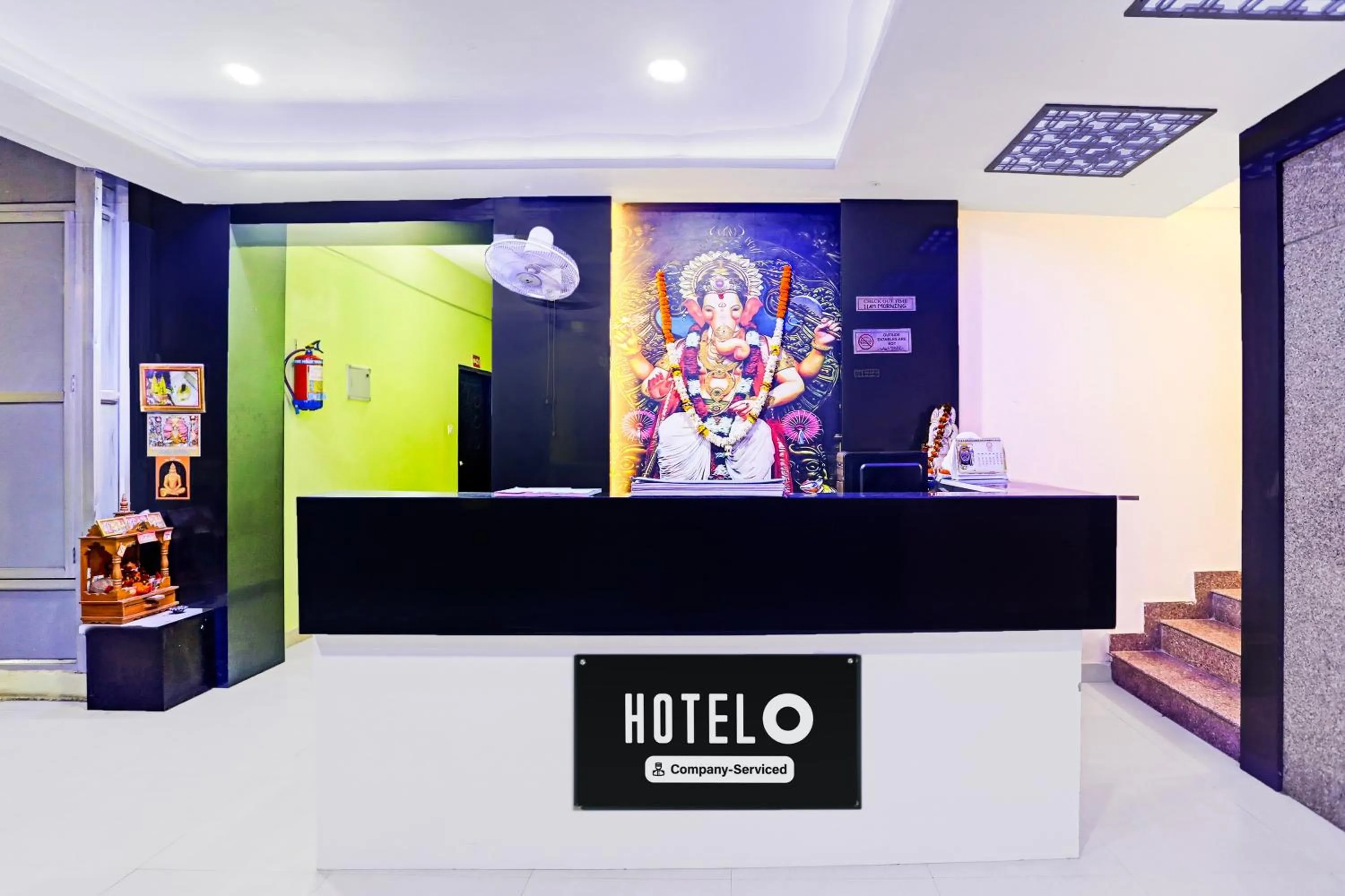 Lobby or reception in Super Hotel O Hyderabad Gate IIT BHU
