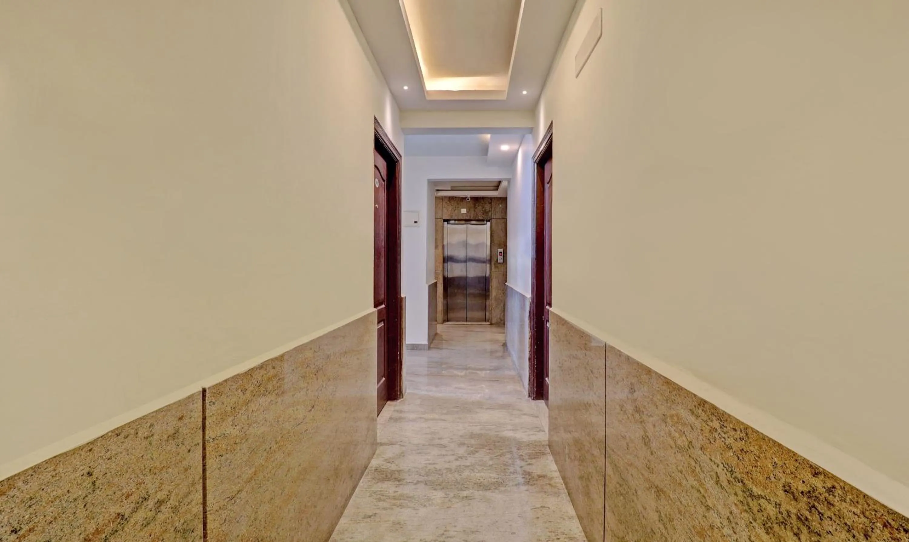 elevator in Itsy Hotels - Comfort Delight