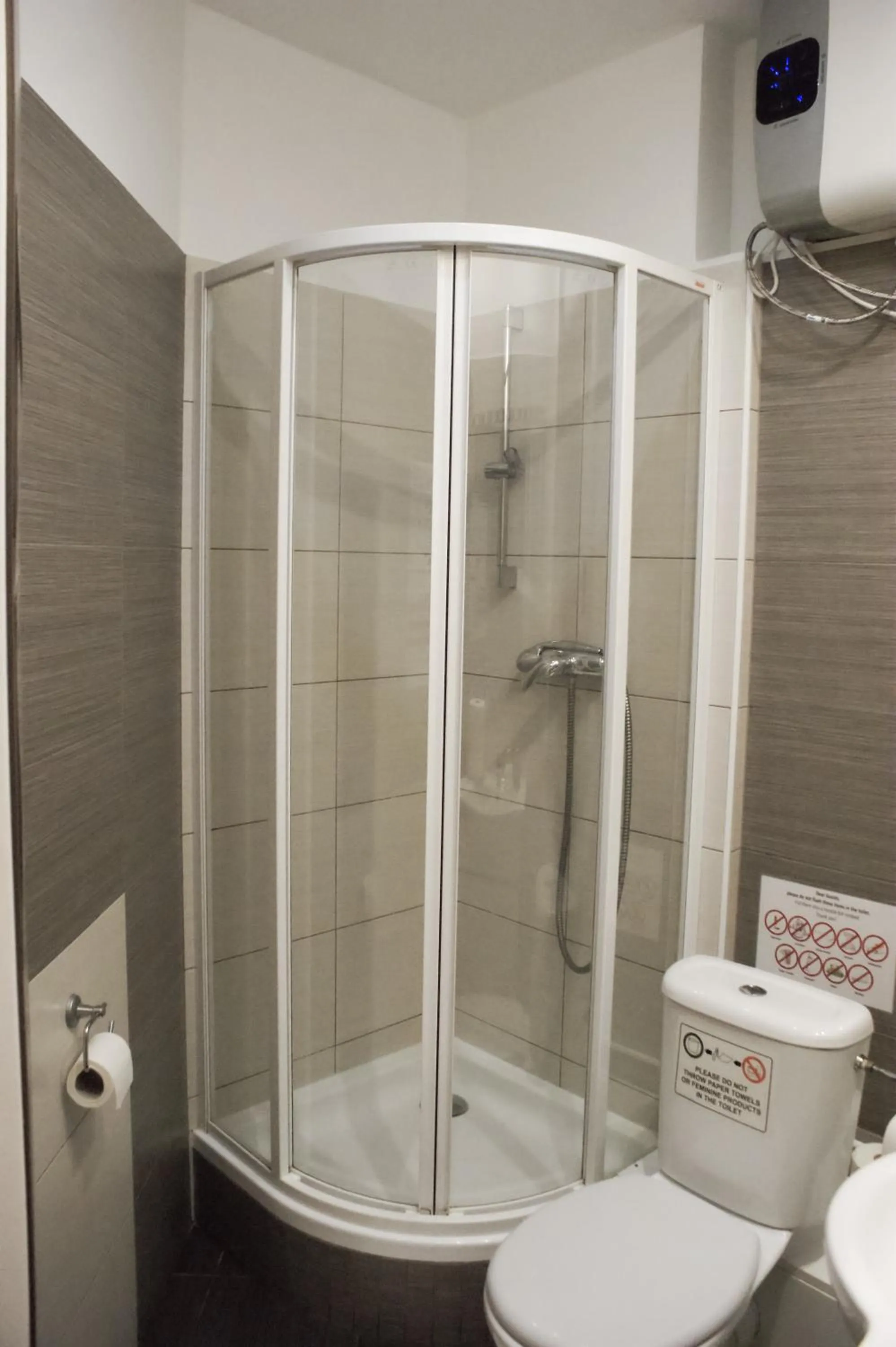 Bathroom in EURO-ROOM