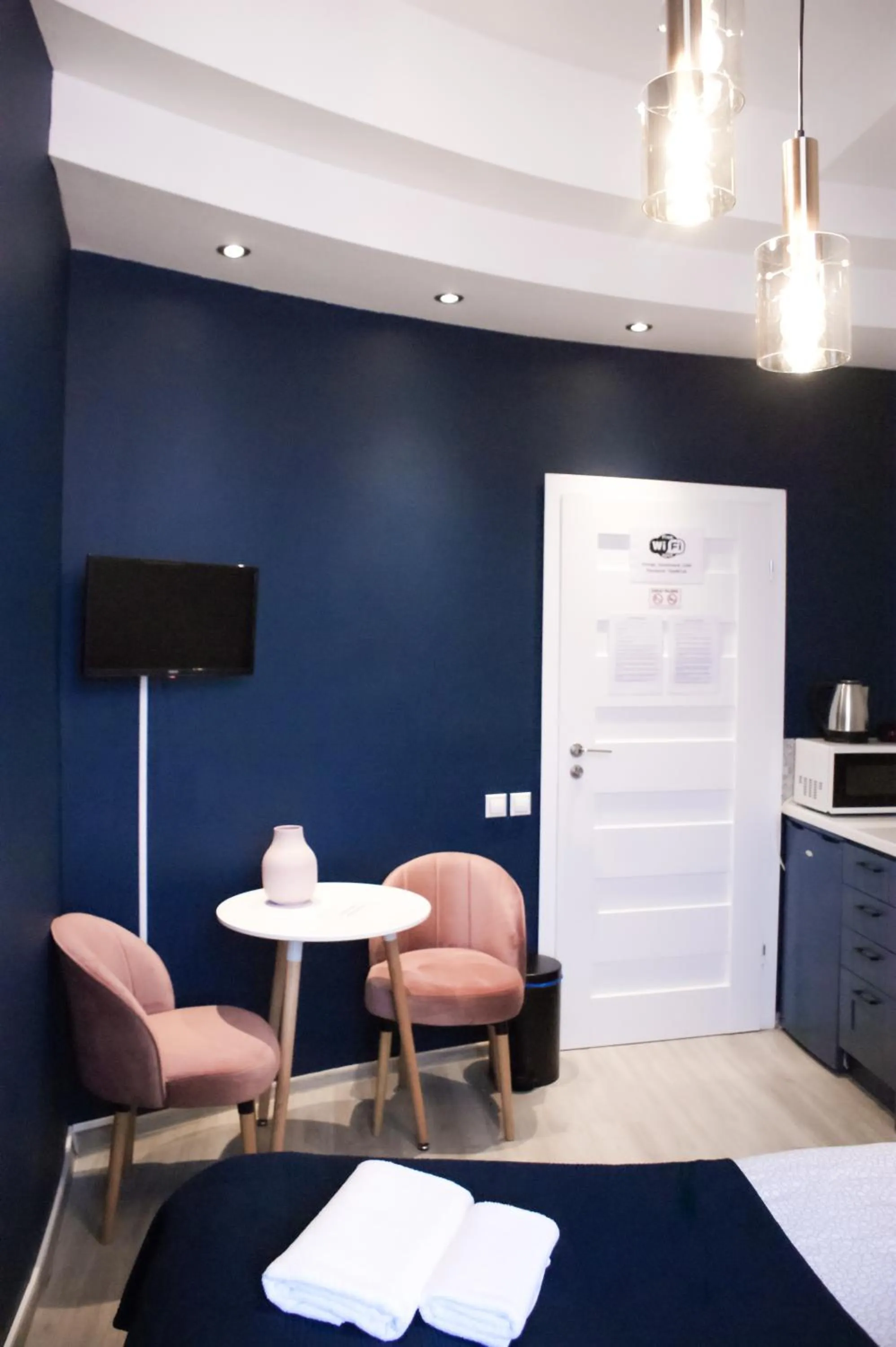 Kitchen or kitchenette in EURO-ROOM