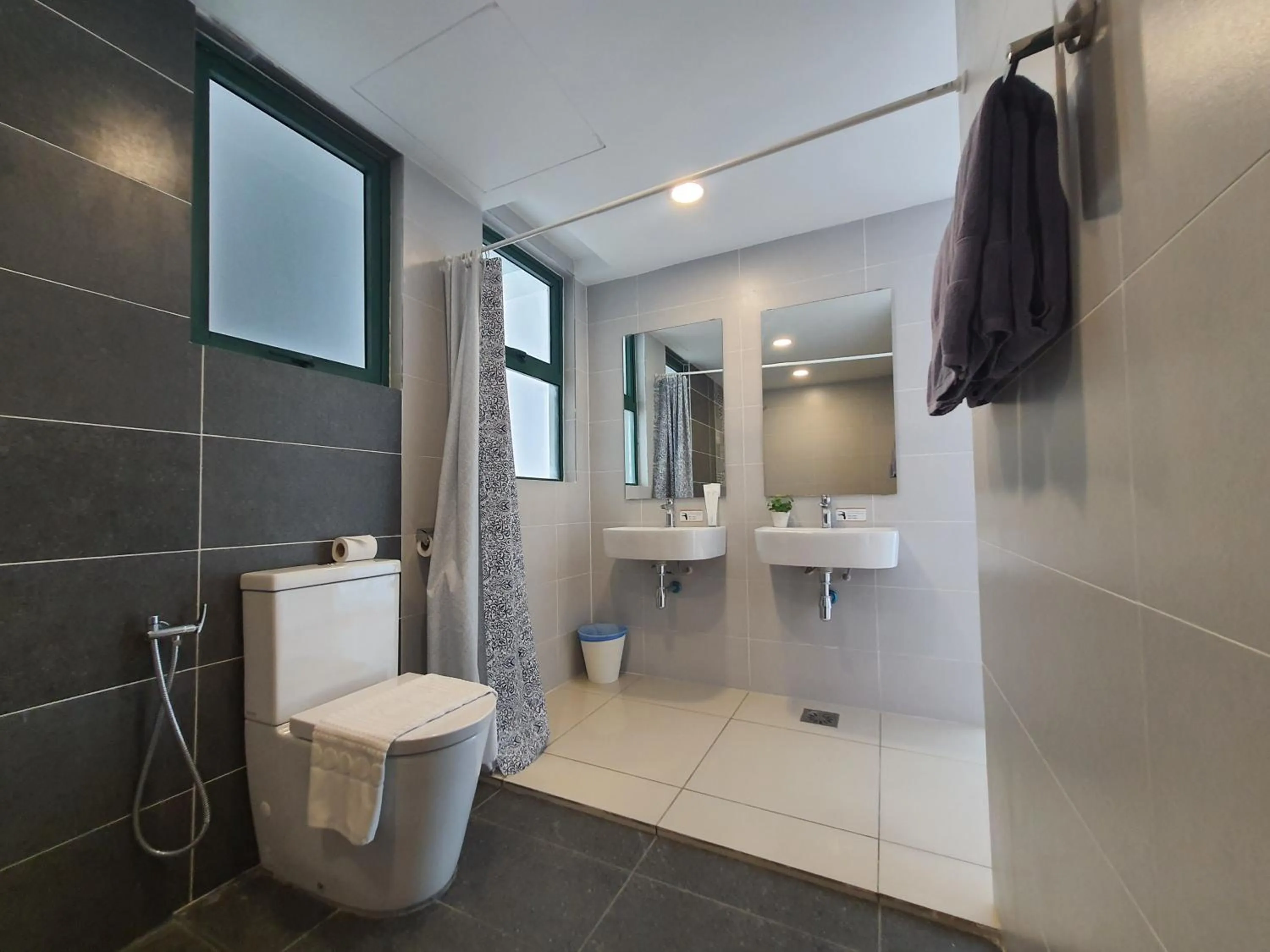 Toilet in Swan Garden Resort Hotel