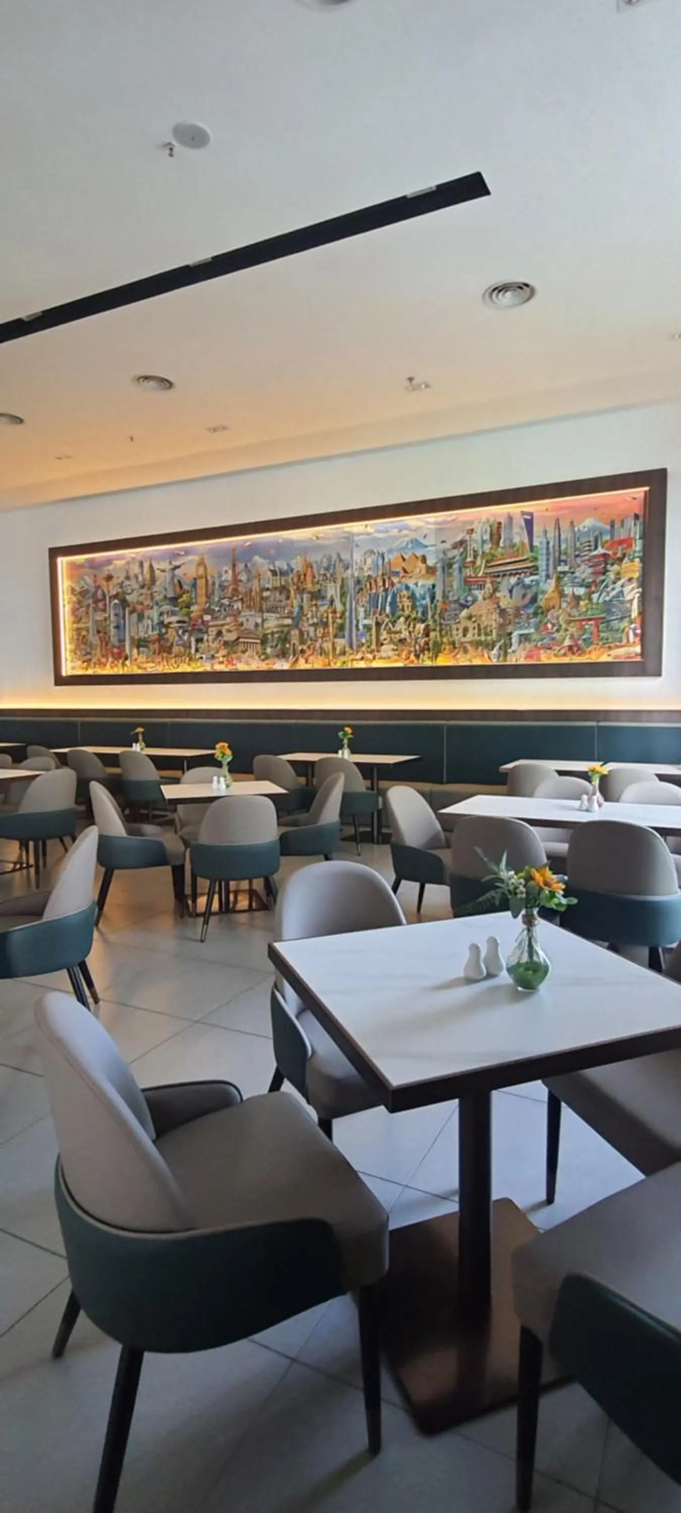 Food and drinks in Swan Garden Resort Hotel