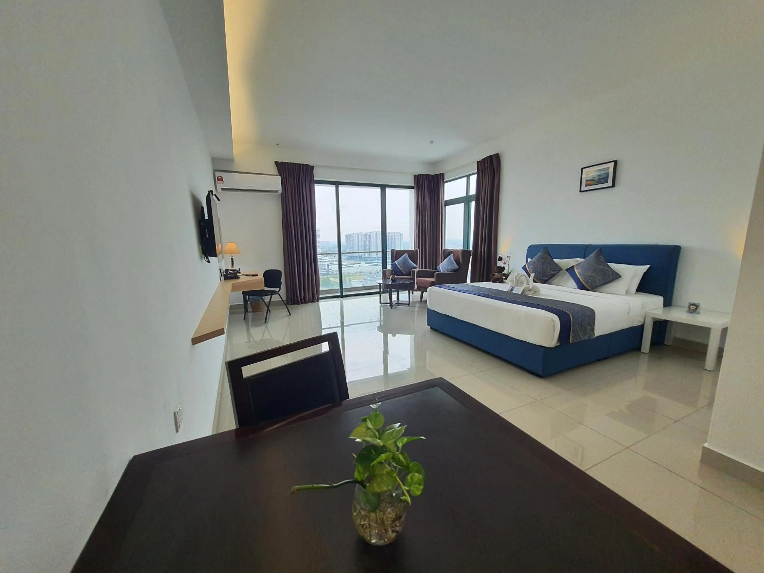 Bed in Swan Garden Resort Hotel