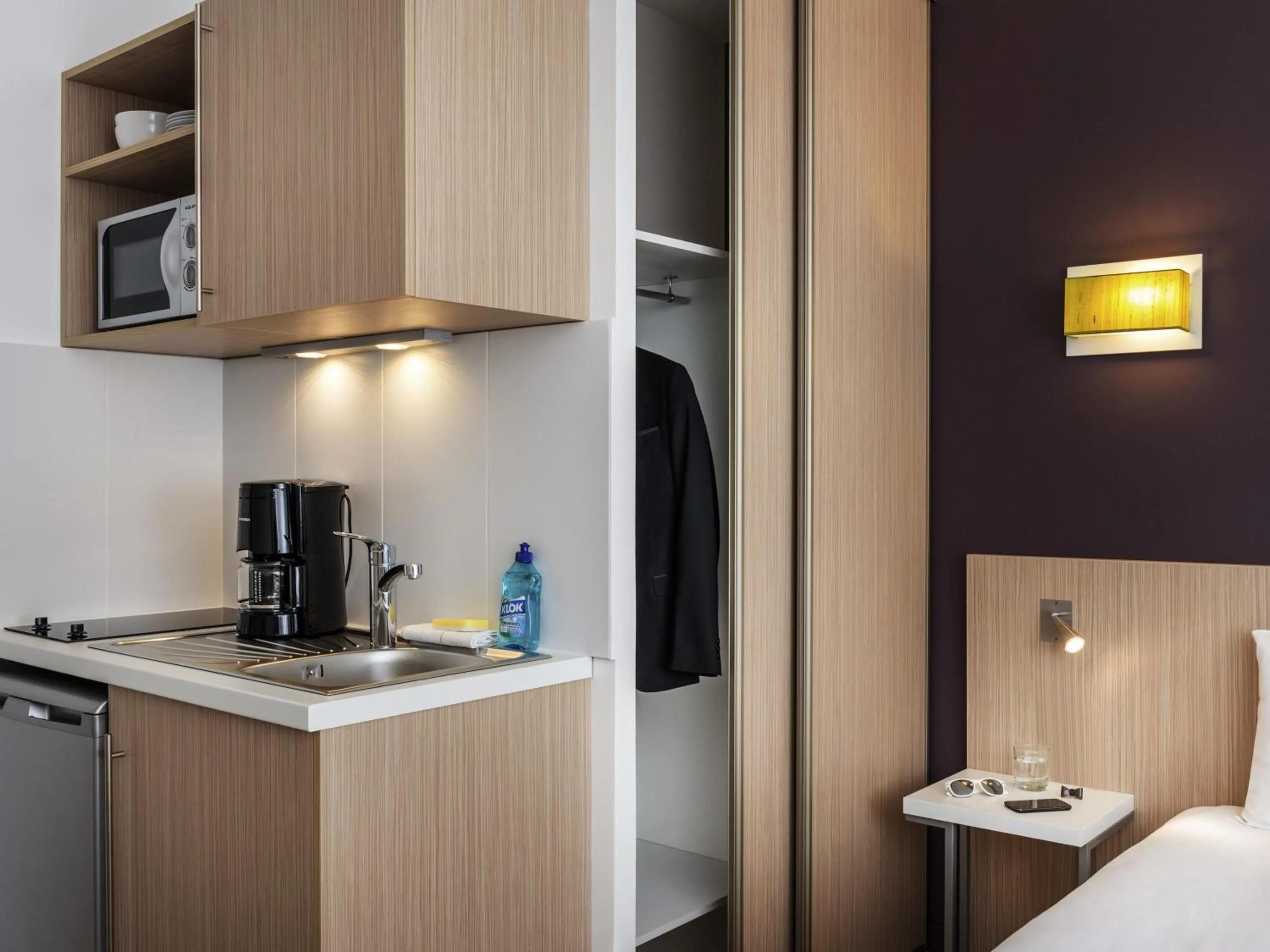 Bedroom, Bed in Aparthotel Adagio Access Paris Clichy
