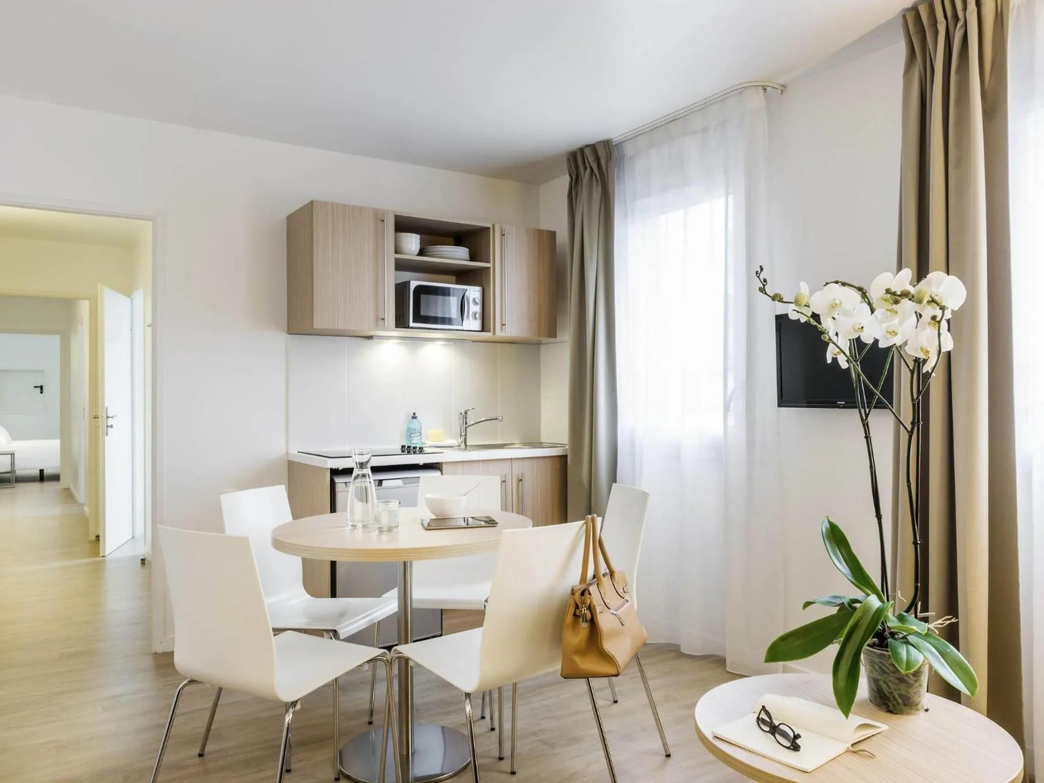 Bedroom in Aparthotel Adagio Access Paris Clichy